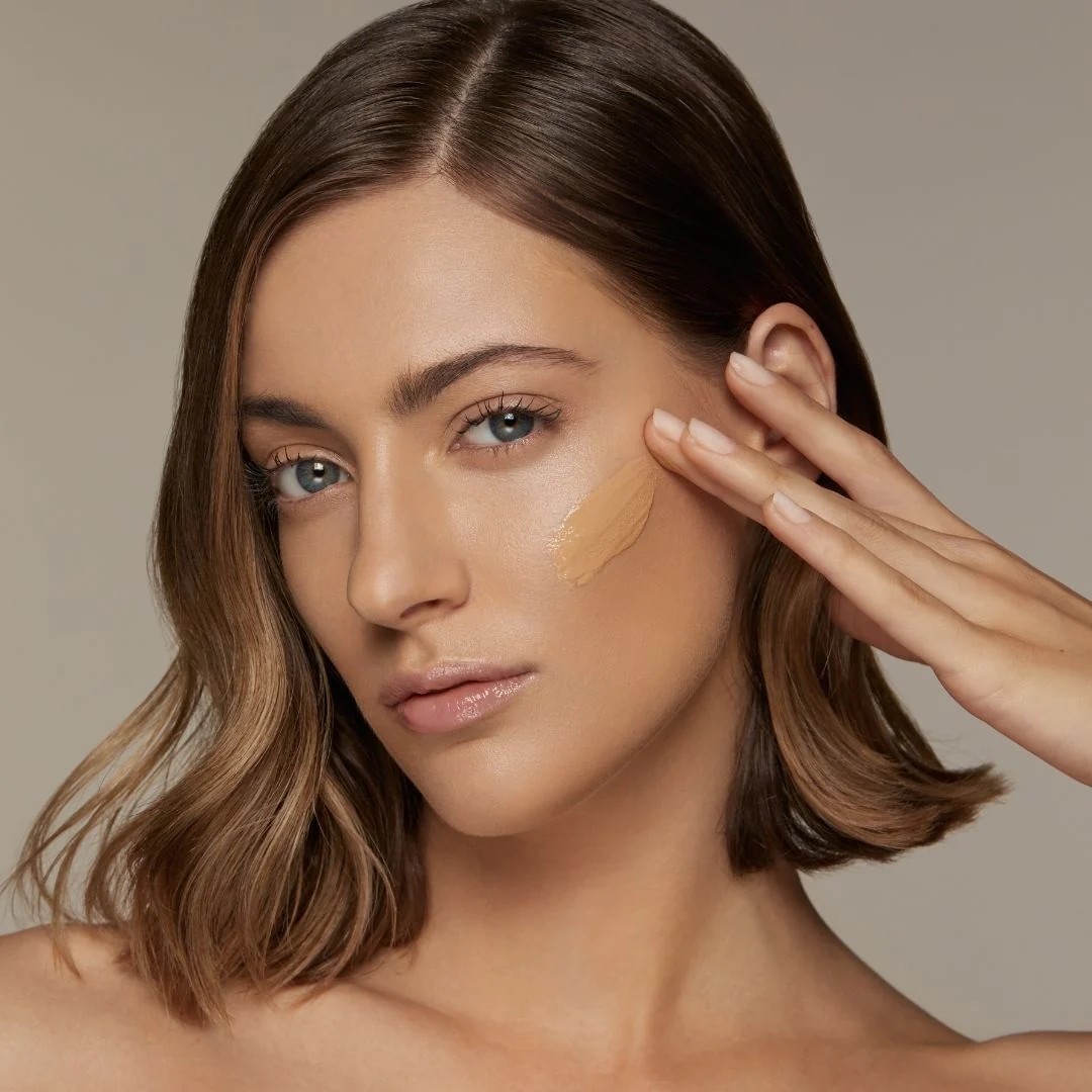 Osnovni tekući puder za lice -