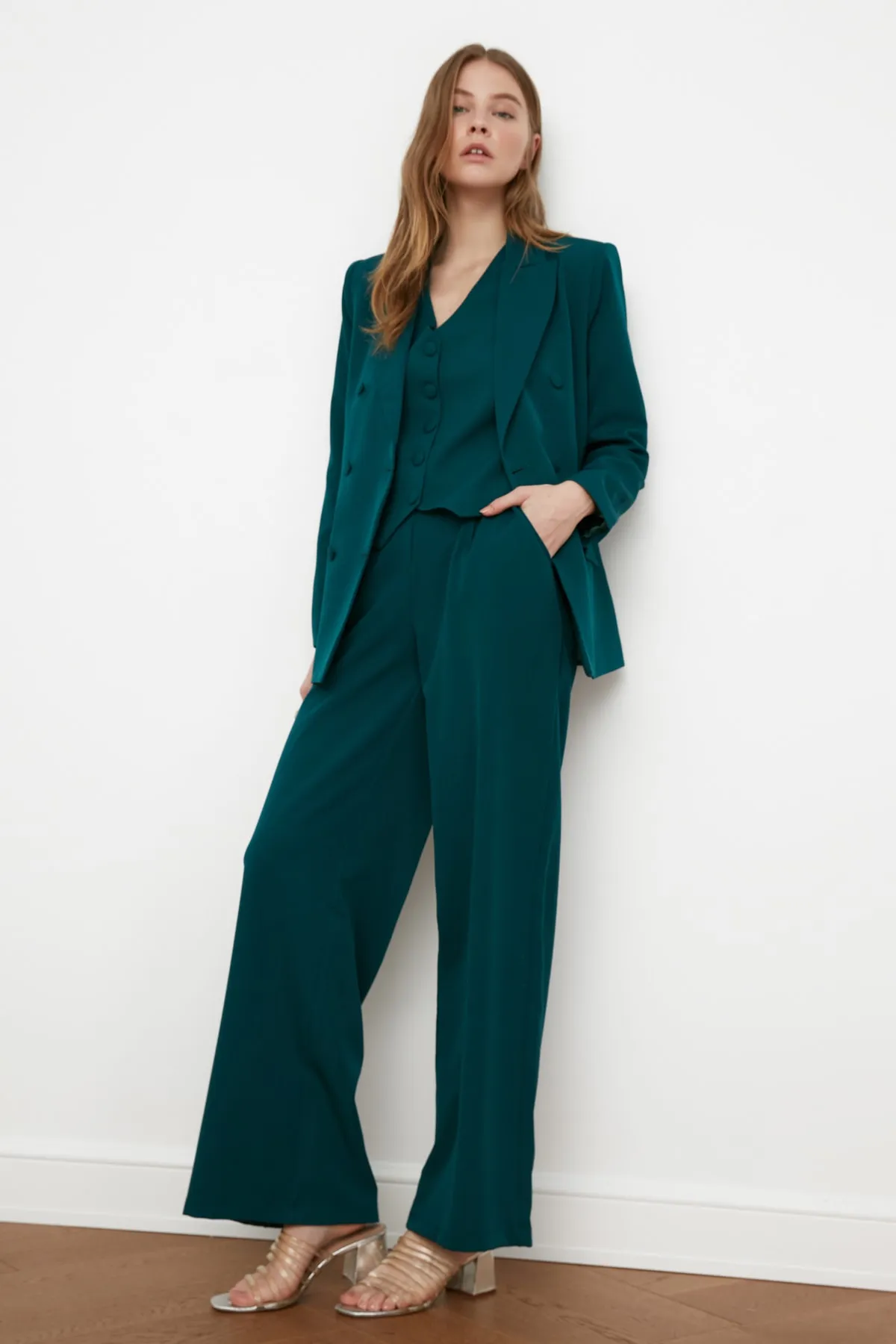 Trendyol Collection  Grüne Hose mit weitem Bein/Plissee mit weitem Bein und gewebtem Stoff TWOSS21PL0189