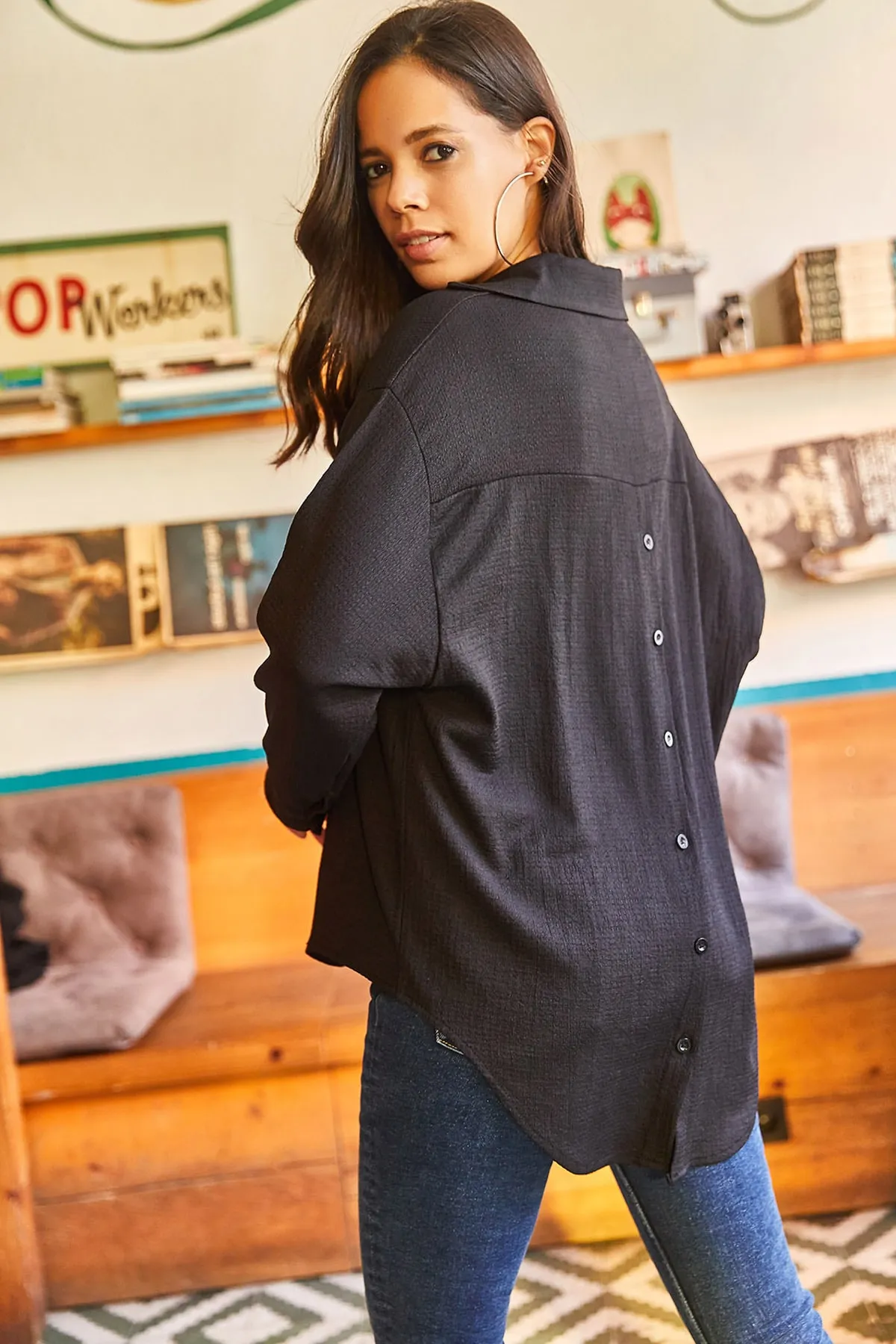 Olalook  Schwarzes Oversize-Hemd mit Knopfleiste und langem Rücken für Damen, strukturiert, GML-19001069