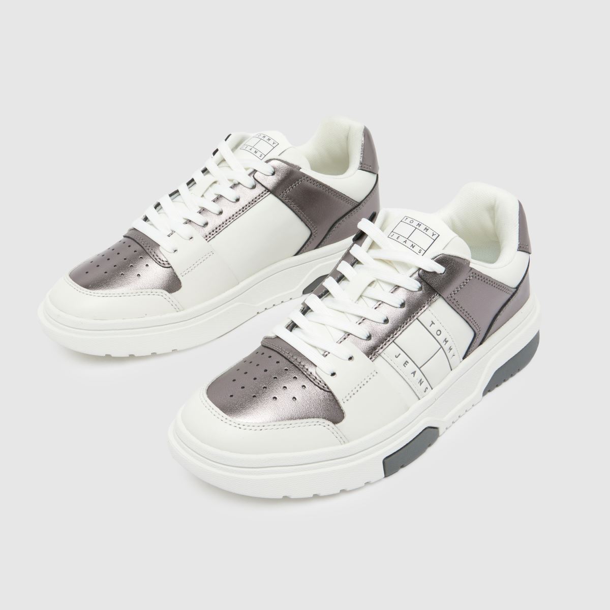 Tommy Jeans Brooklyn Metallic sportcipő fehér és ezüst színben