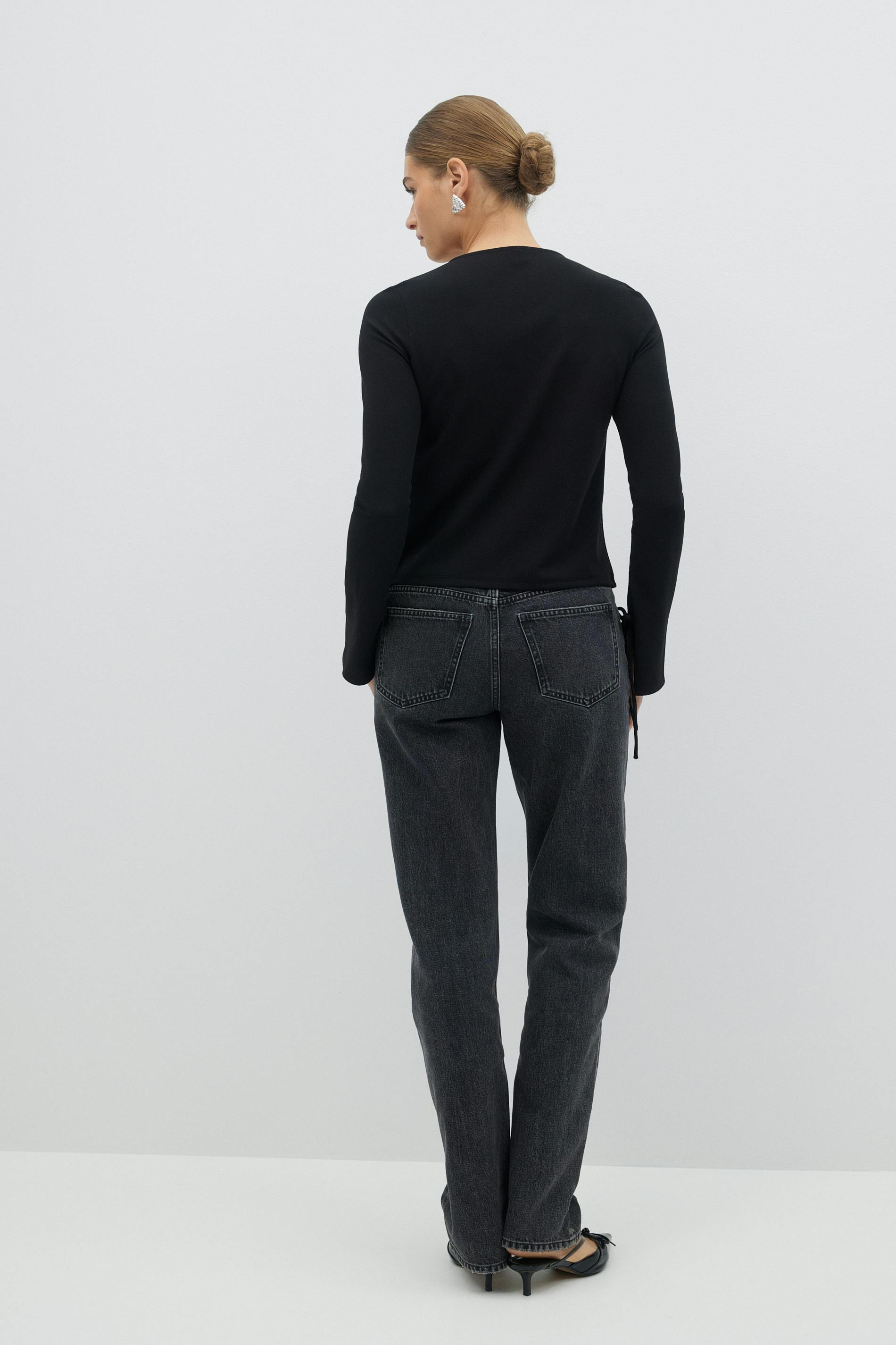 Front tie top