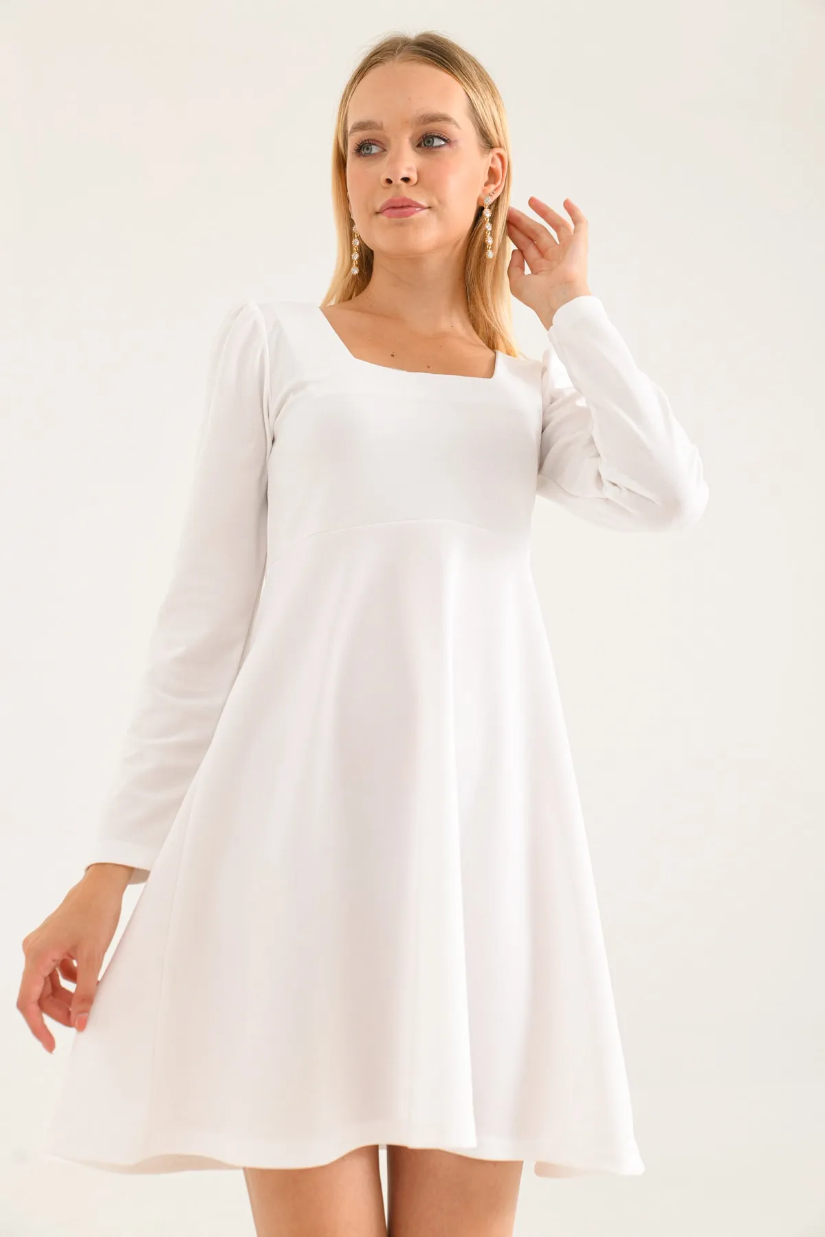 VOLT CLOTHİNG  Damen-Minikleid mit quadratischem Ausschnitt und langen Ärmeln