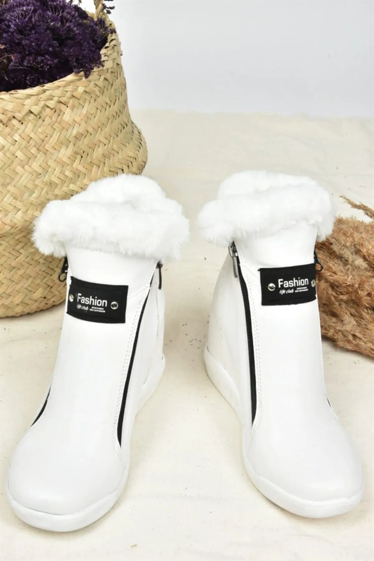 Fox Shoes  Weiße Damenstiefel mit verstecktem Absatz L239610009