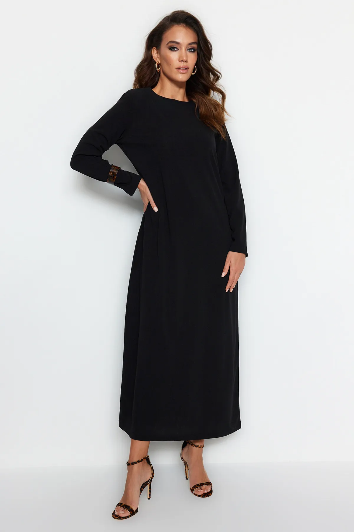 Trendyol Modest  Schwarzes Basic Scuba Crepe Strickkleid TCTSS23EB00003