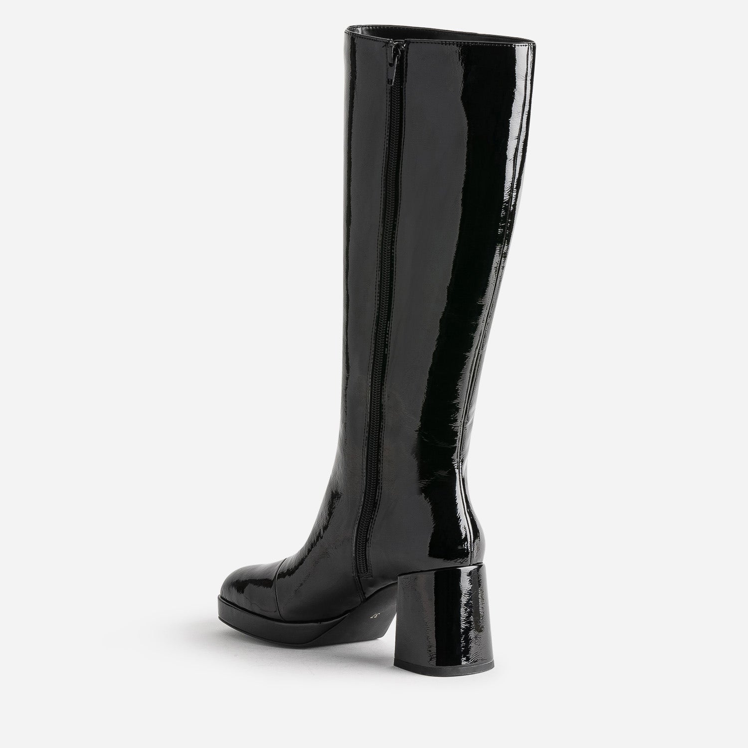 Botte noire éco-conçue vernie à bout carré