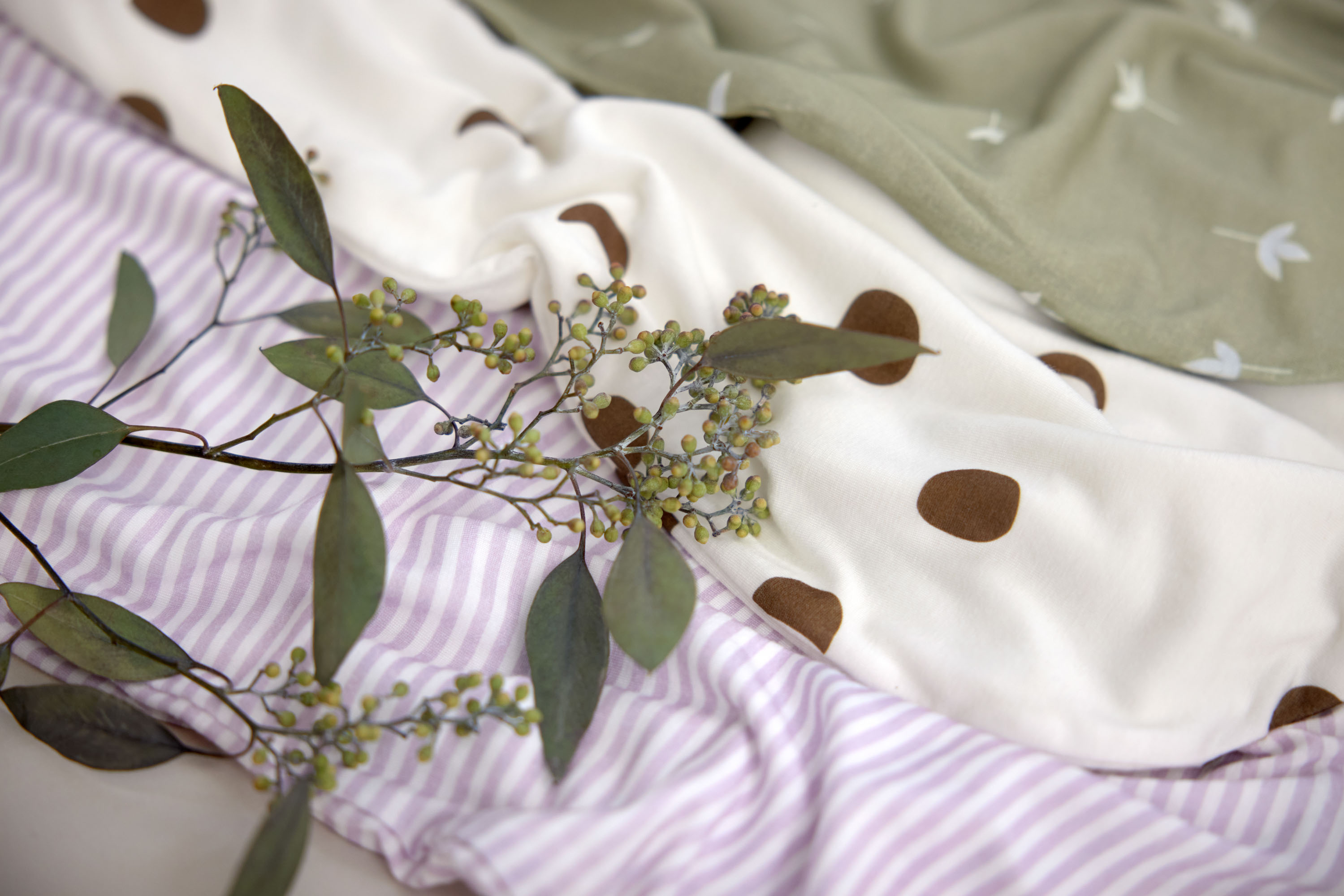 Kinder Schlafoverall 0,5 TOG - Gestreift, Lila Milky