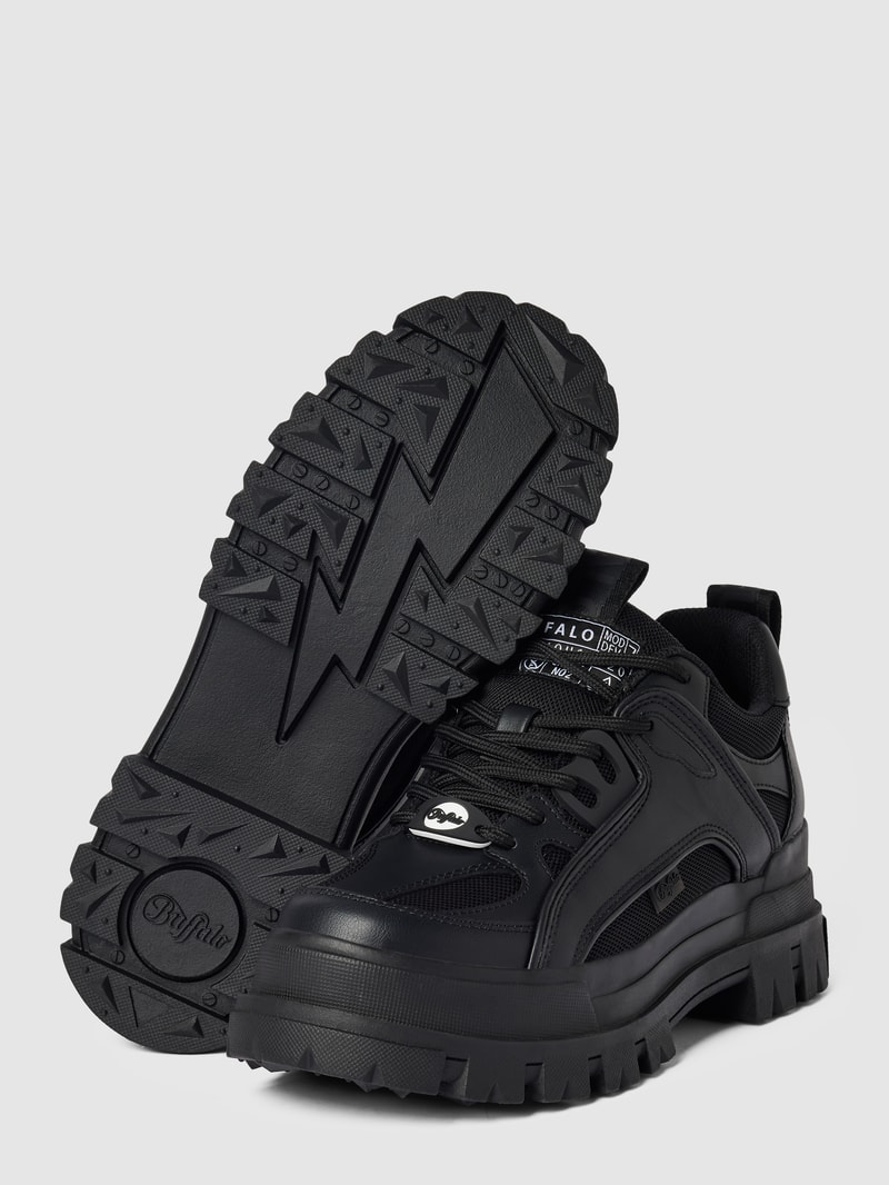 Sneaker mit Plateausohle Modell 'ASPHA' in schwarz