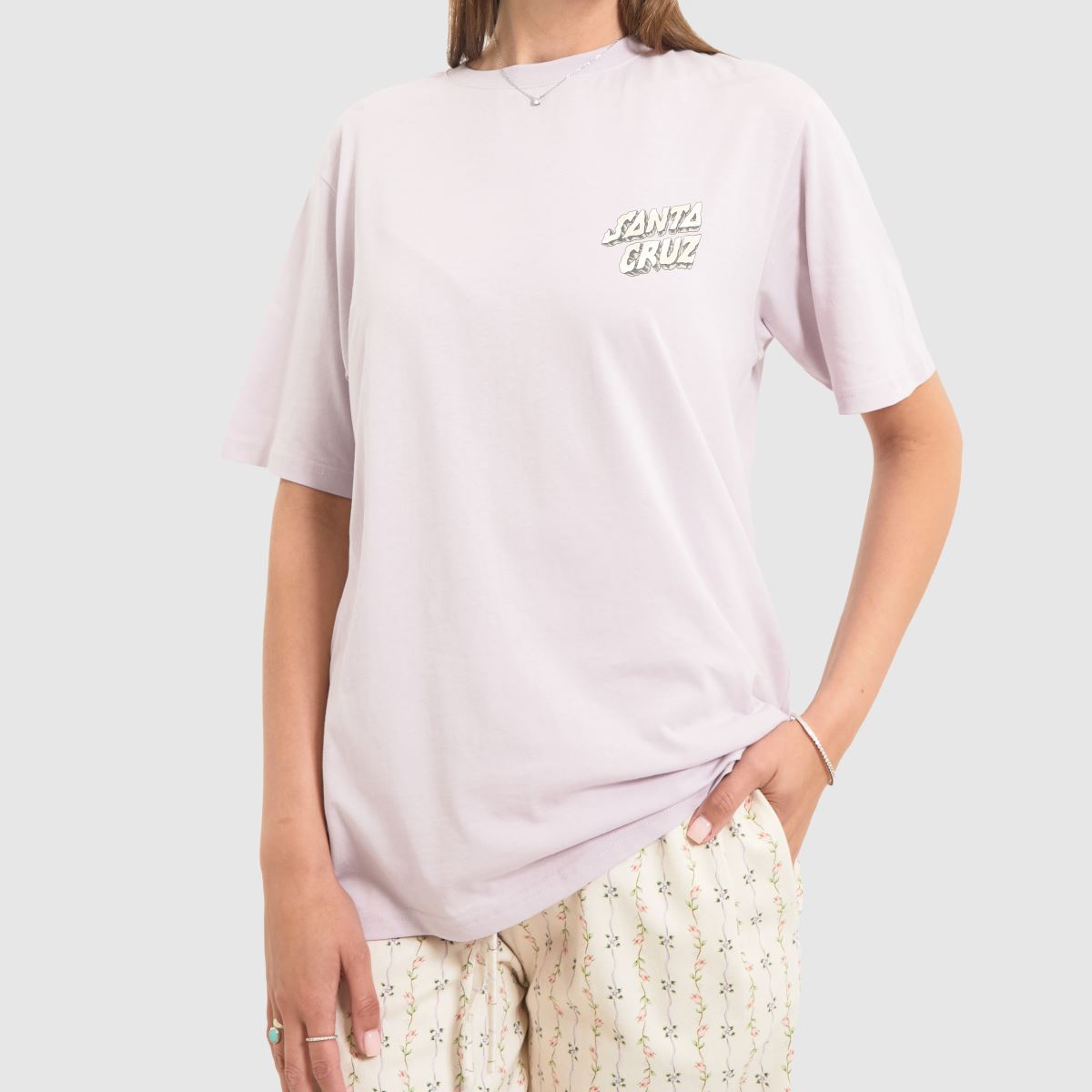 Santa Cruz – Lila t-shirt med insvept mönster