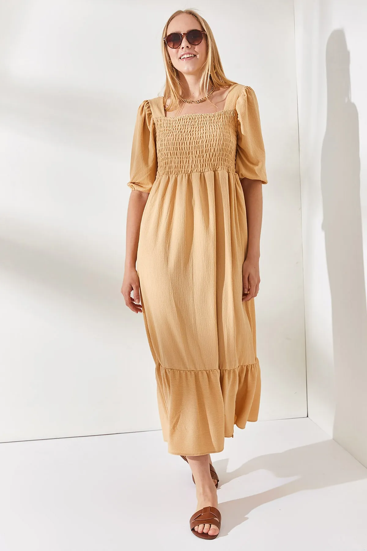 Olalook  Beigefarbenes Robe-Kleid für Damen, lässiges Midi-Kleid ELB-19001877