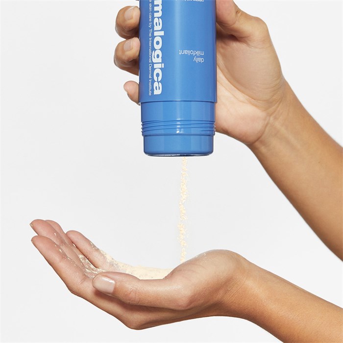 Calming Oat-Based Powder Exfoliant