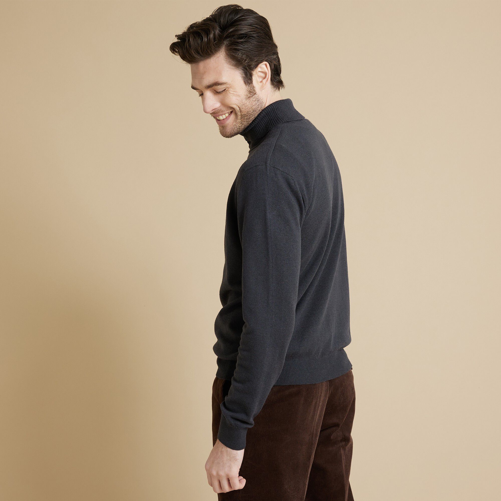 Pull col roulé en laine mélangée