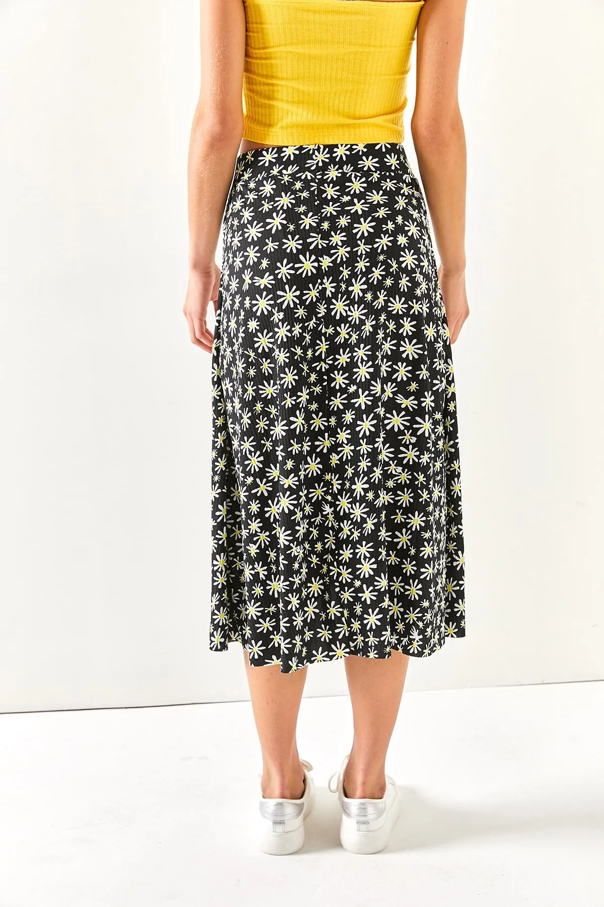 Olalook  Schwarzer Wickelrock „Big Daisy“ für Damen ETK-19000154