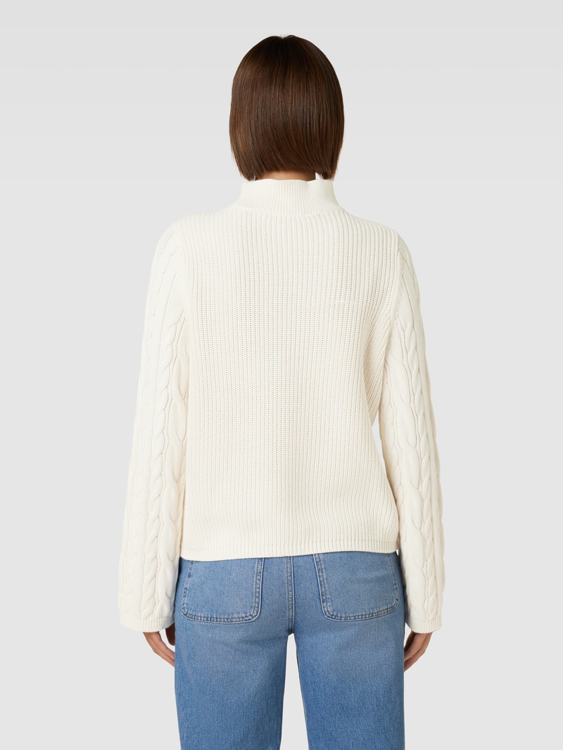 Strickpullover mit Stehkragen in ecru
