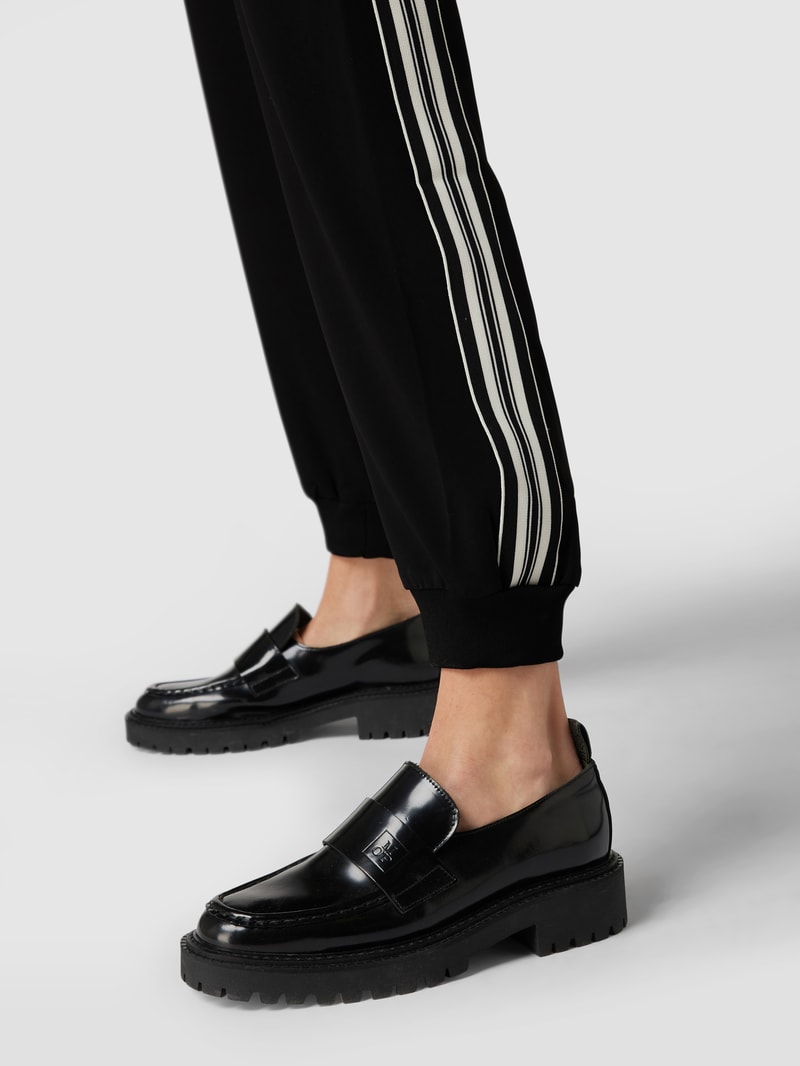 Sweatpants mit Kontraststreifen in schwarz