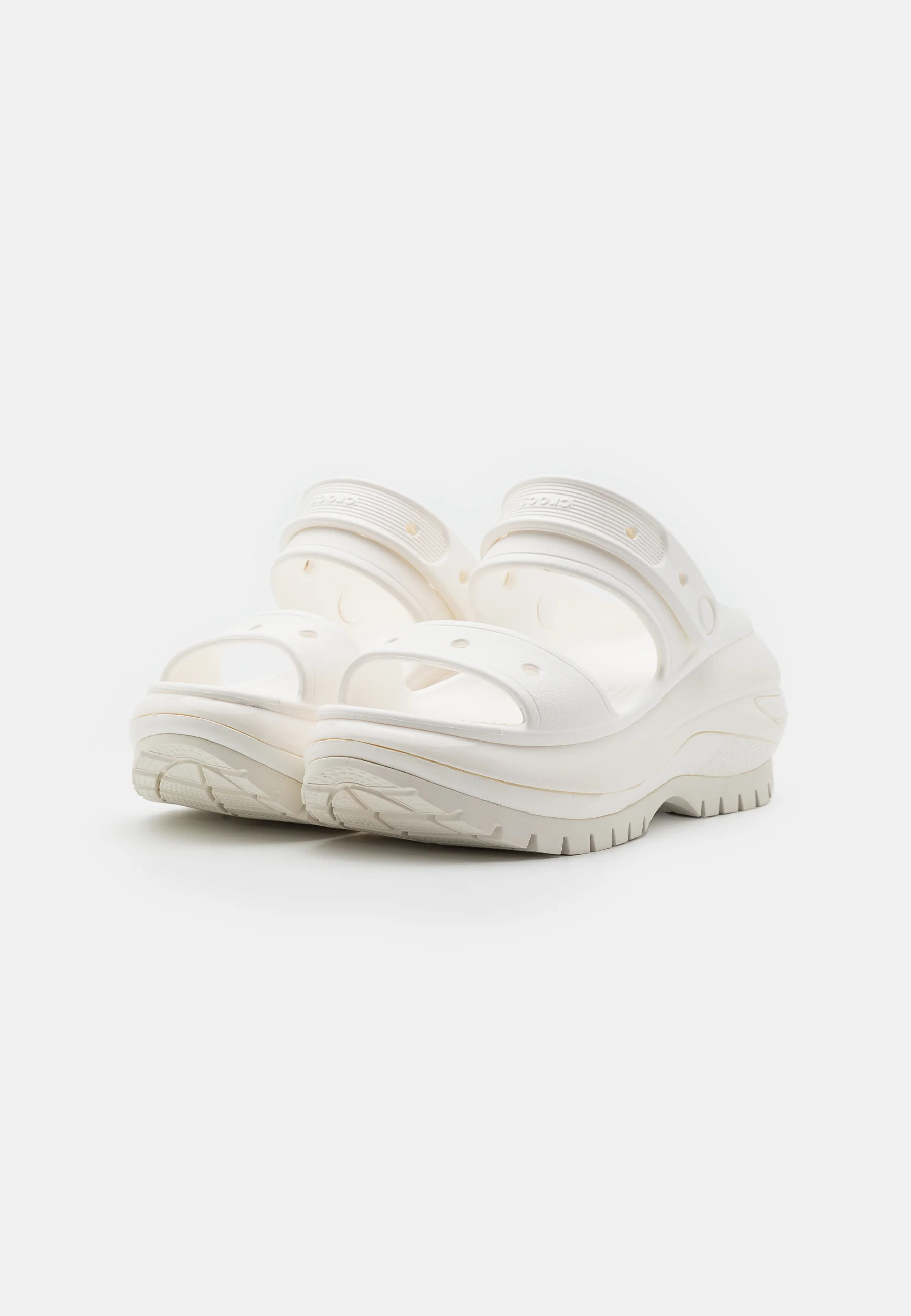 Crocs CLASSIC MEGA CRUSH - Pantuflas
