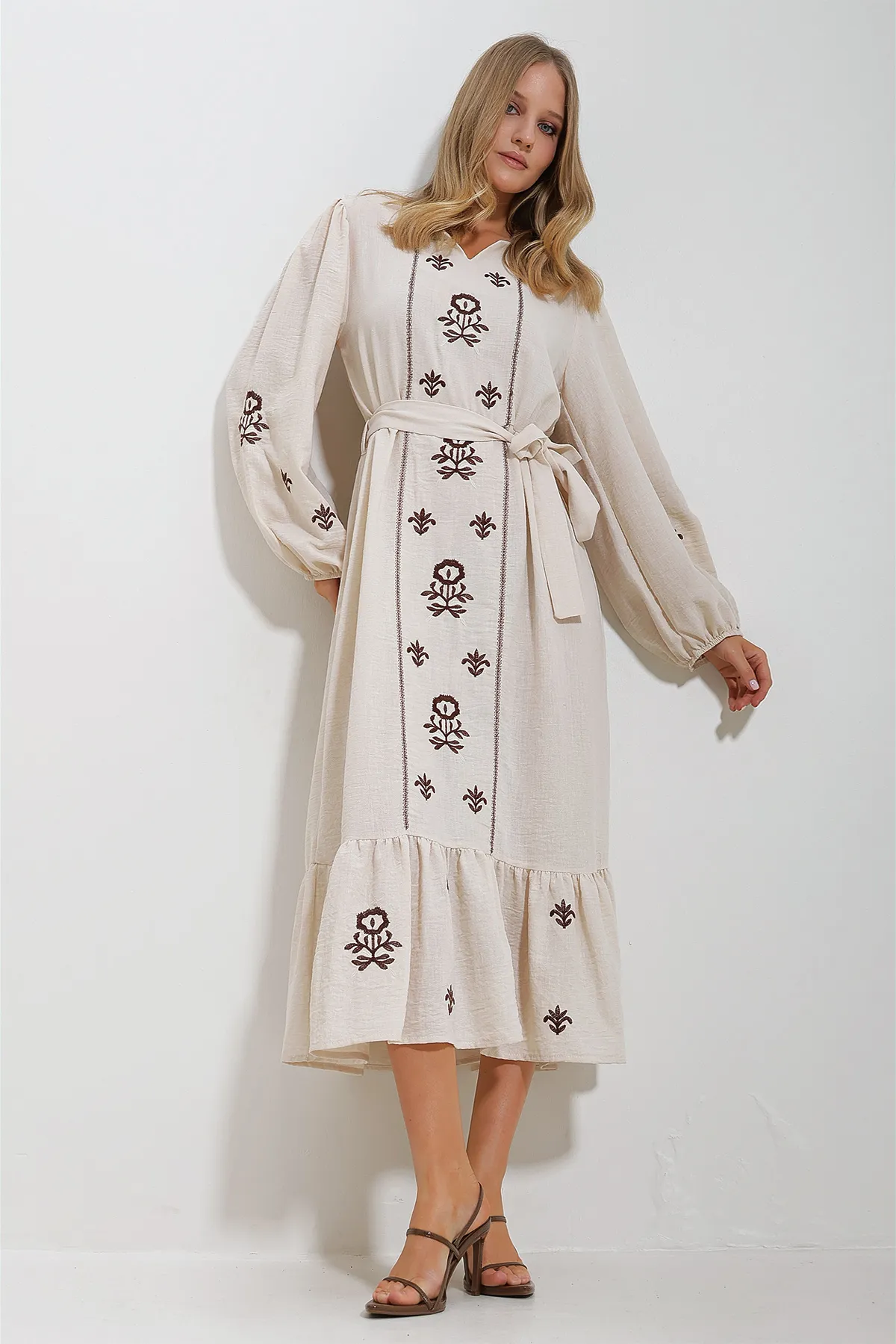 Trend Alaçatı Stili  Kleid - Beige - A-Linie