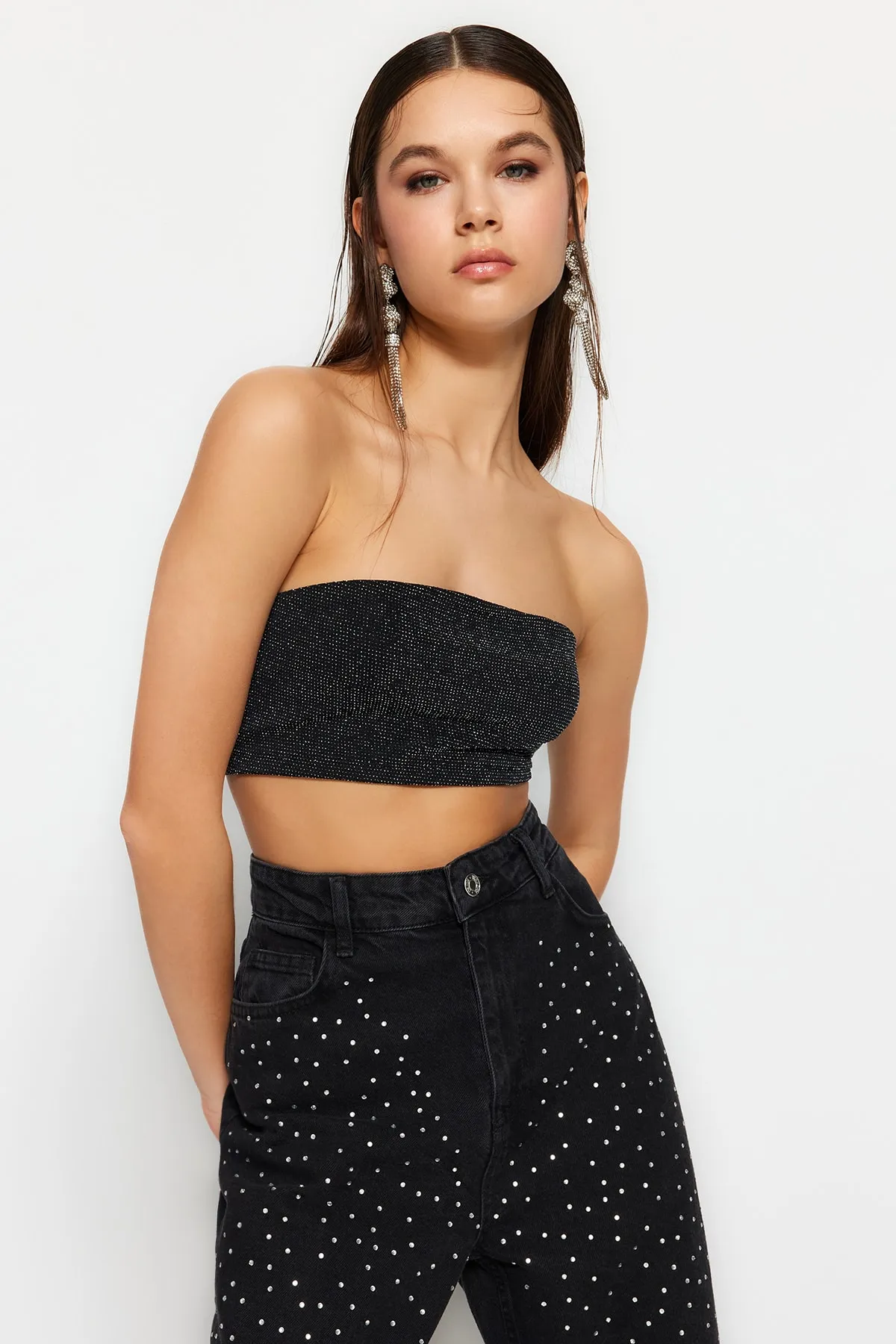 Trendyol Collection  Anthrazitfarbenes, kurz gestricktes, glänzendes Bustier TPRSS23BS00124