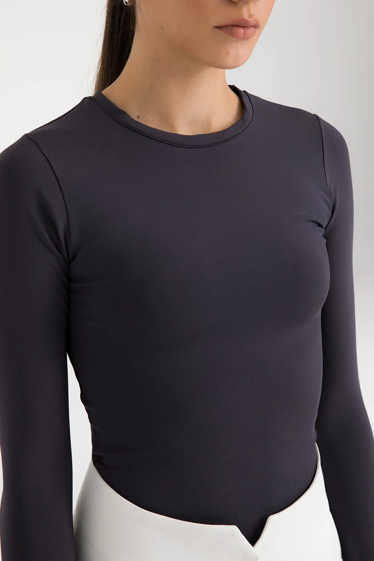SHEISMONO  Soft-Touch-Rundhalsbluse geräuchert