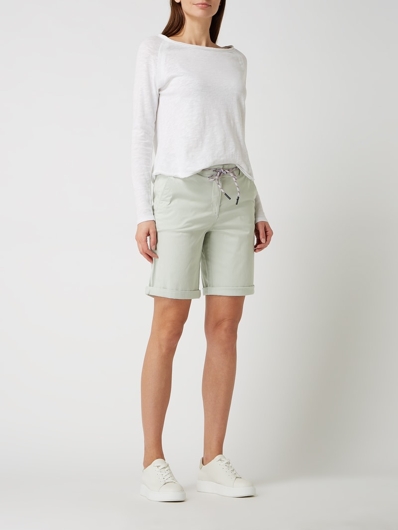 Bermudas mit Gürtel in aqua blau
