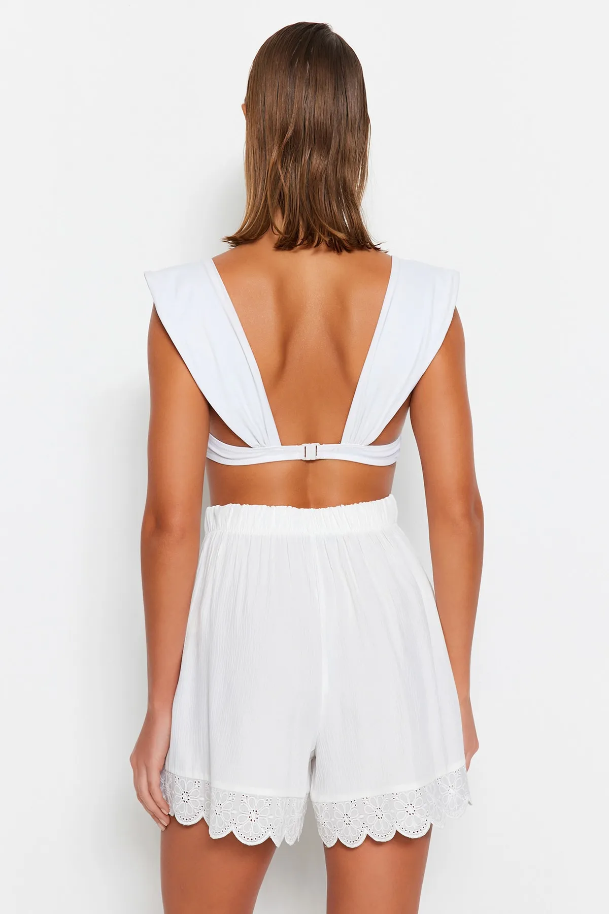 Trendyol Collection  Shorts - Weiß - Hoher Bund