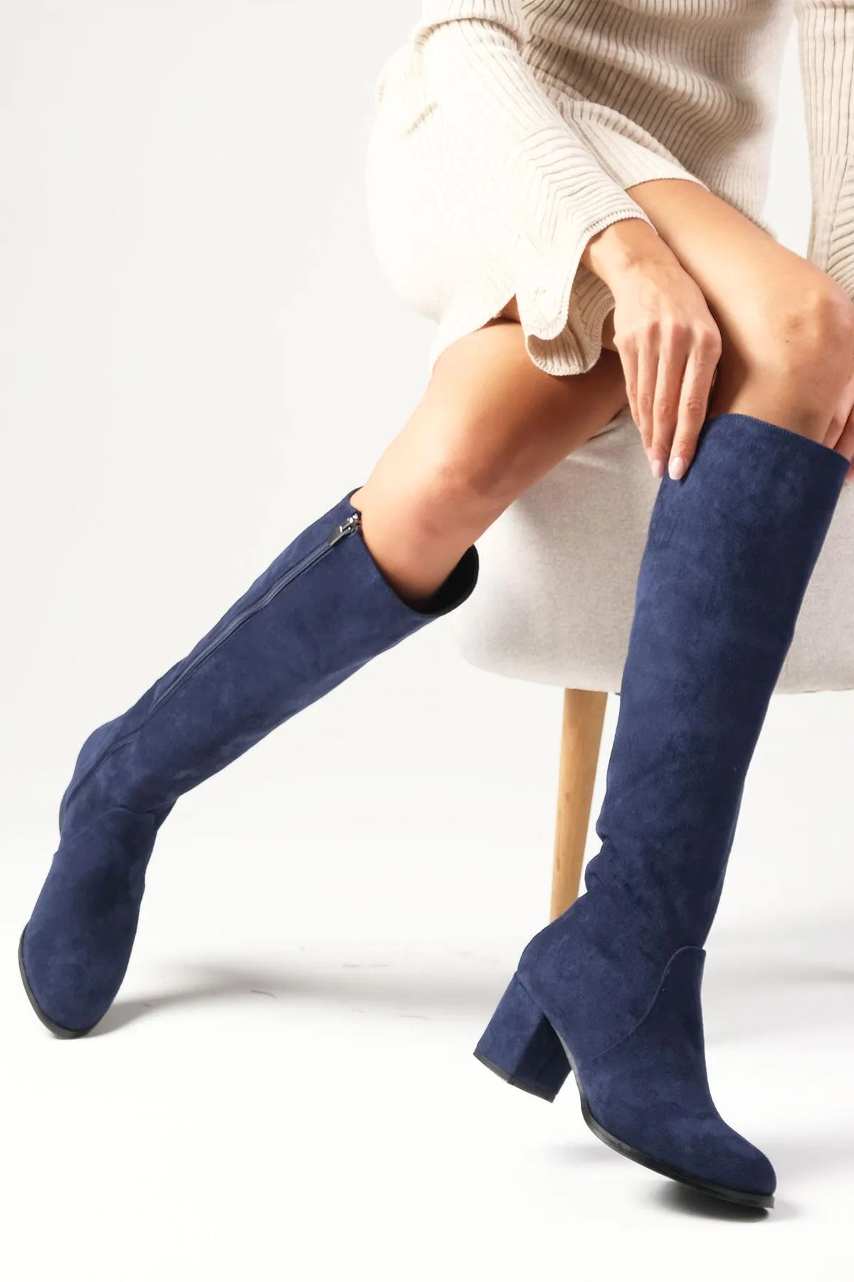 Mio Gusto  Bella Marineblaue Damenstiefel mit seitlichem Reißverschluss und dünnem Kunstpelzfutter