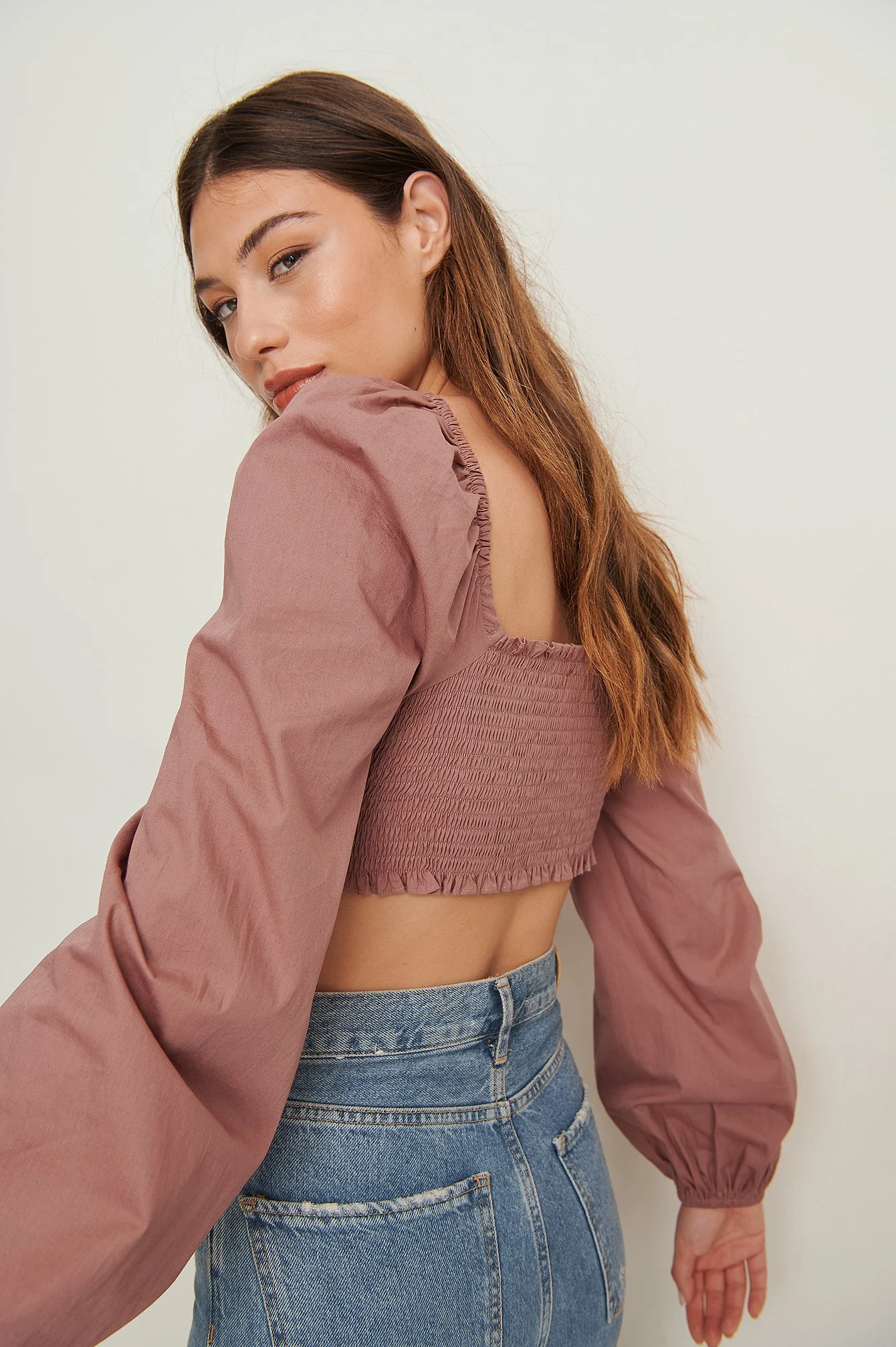 Recycelte Baumwollbluse mit langen Ärmeln und Rüschen