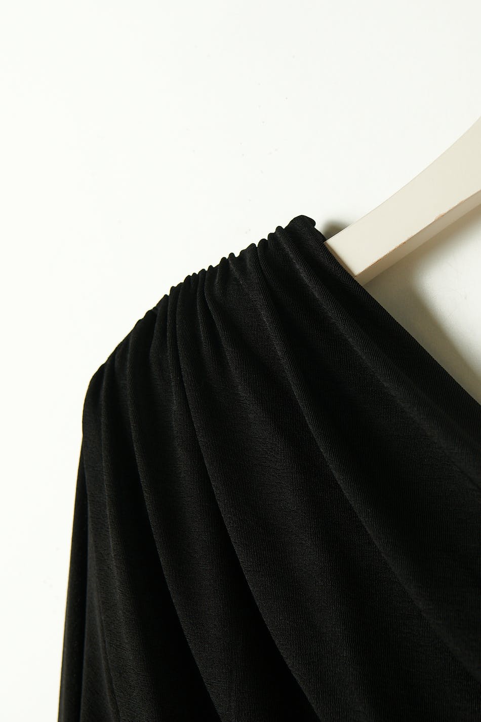 One shoulder top