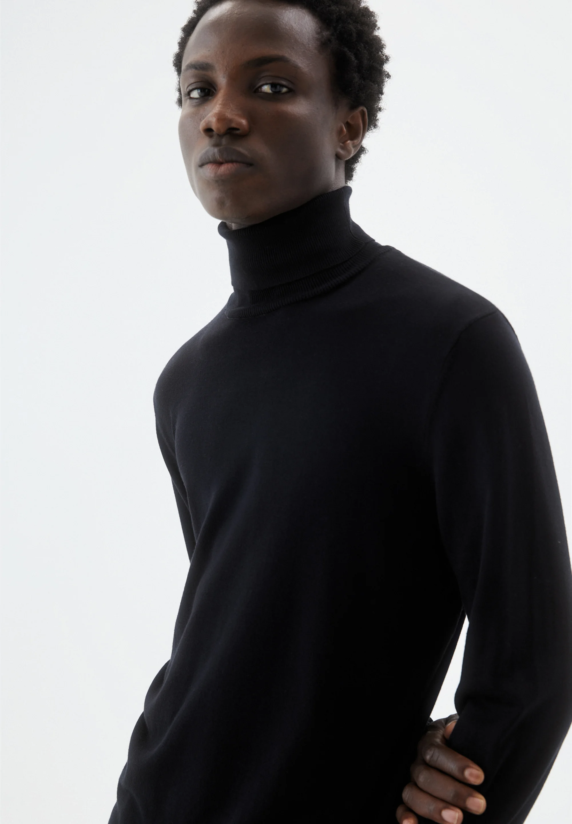 PULL&BEAR CUELLO ALTO - Suéter