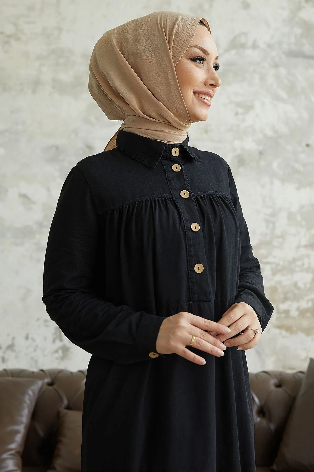 InStyle  Mandes Lockeres Jeanskleid mit Robe und Rüschen – Schwarz