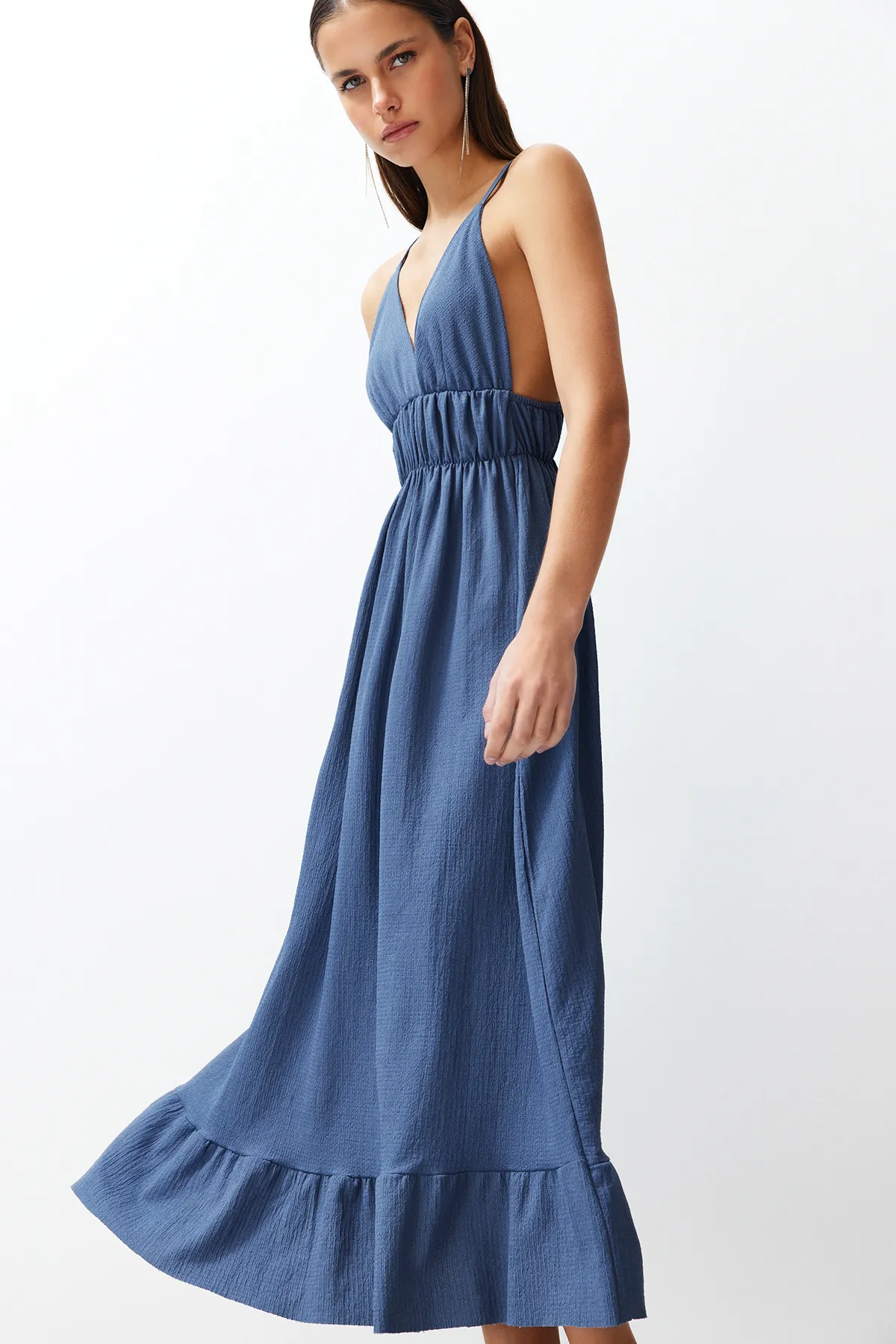 Trendyol Collection  Indigo Uni Rock Rüschen V-Ausschnitt Träger Maxi Gerippt Flexibel TWOSS24EL00416