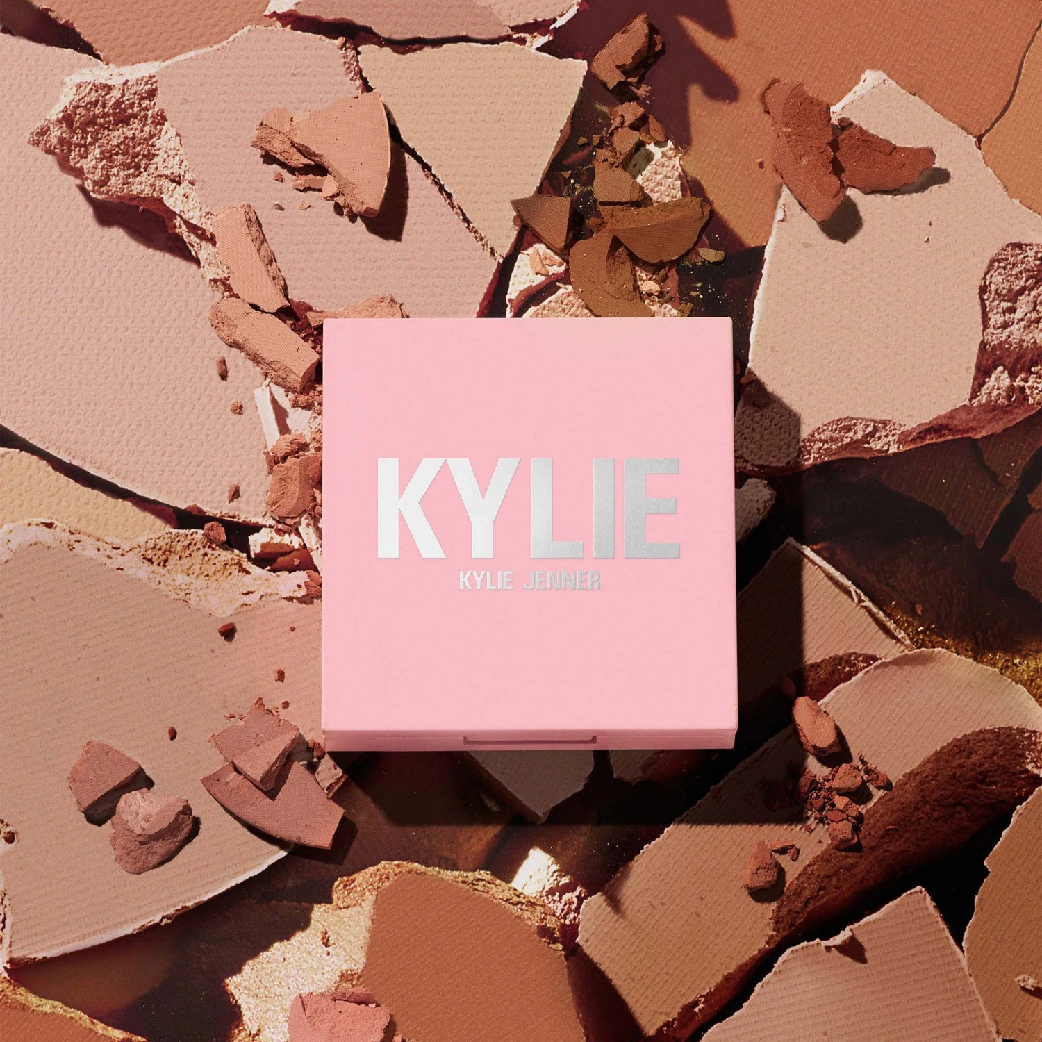 KYLIE COSMETICS пресовани пудер за бронзирање