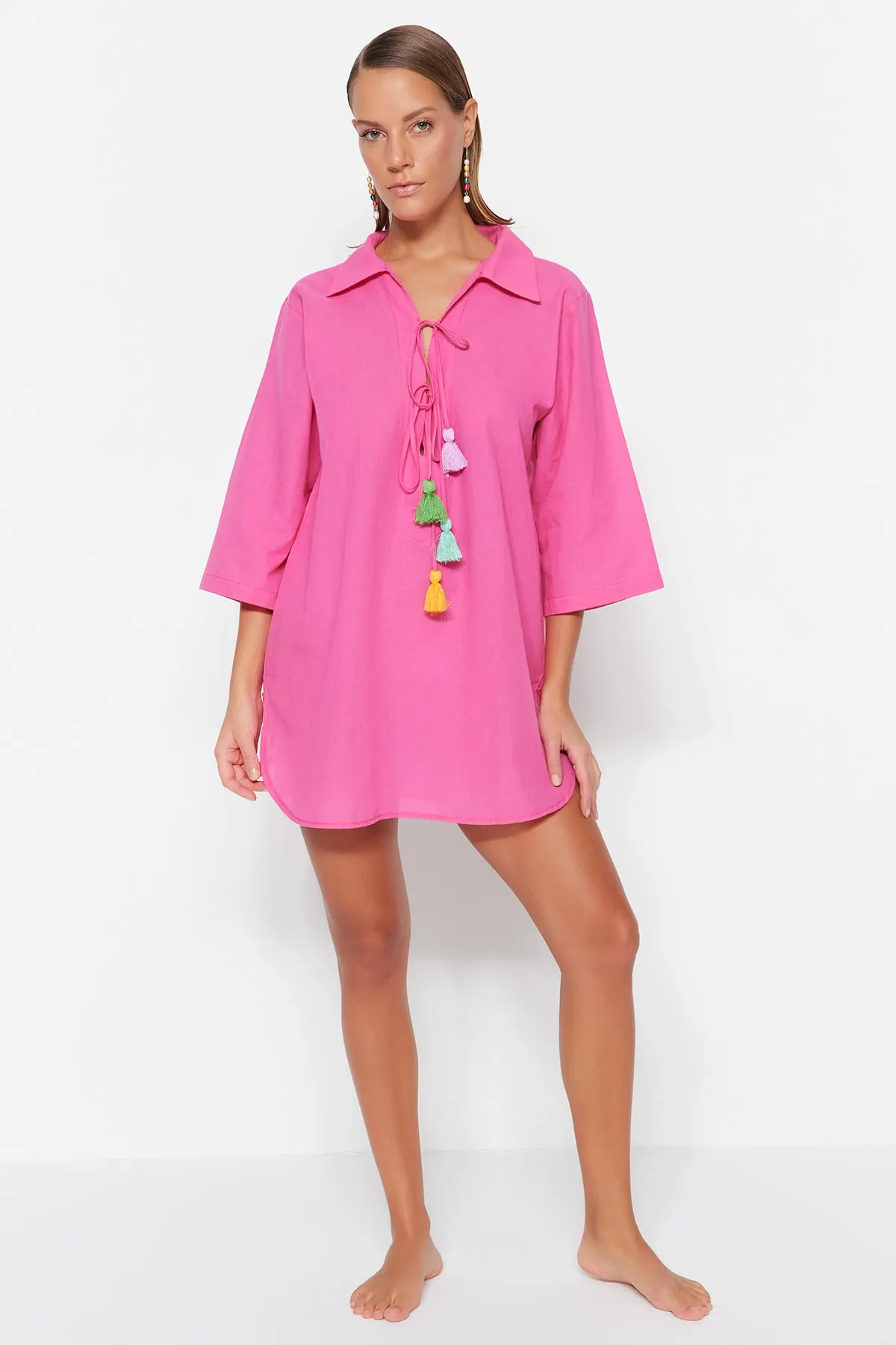 Trendyol Collection  Fuchsia Mini-Strandkleid aus 100 % Baumwolle mit gewebten Quasten TBESS23EL00039