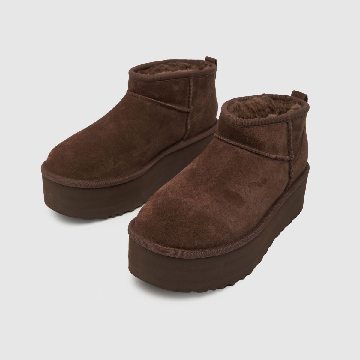 UGG – Ultra Mini Platåstövlar i bränt cederträ