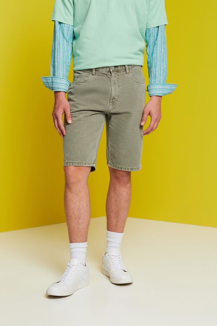 Shorts aus Coloured Denim