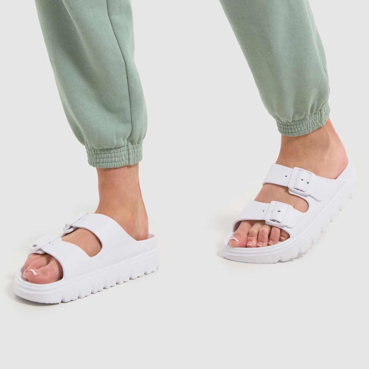 Schuh Tilda dupla pántos talpbetétes szandál fehér színben