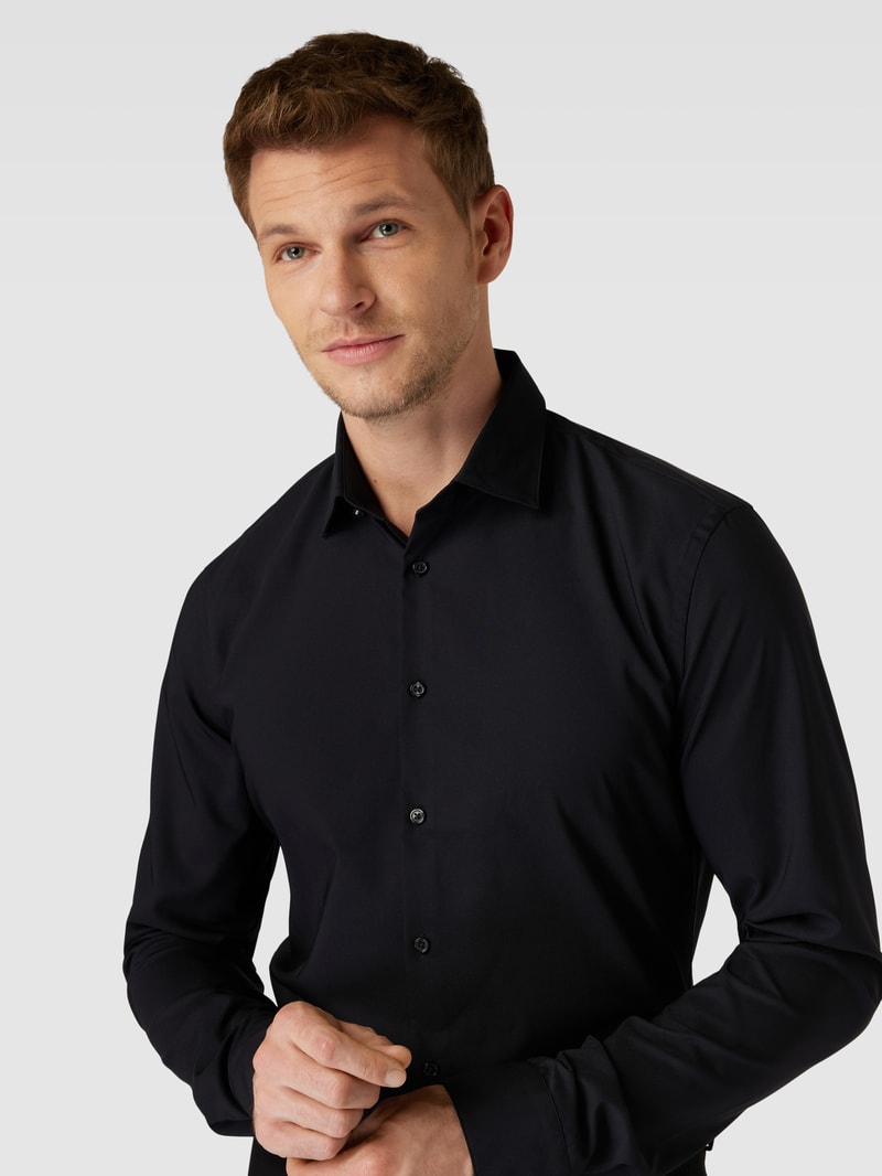 Slim Fit Business-Hemd mit Kentkragen in schwarz