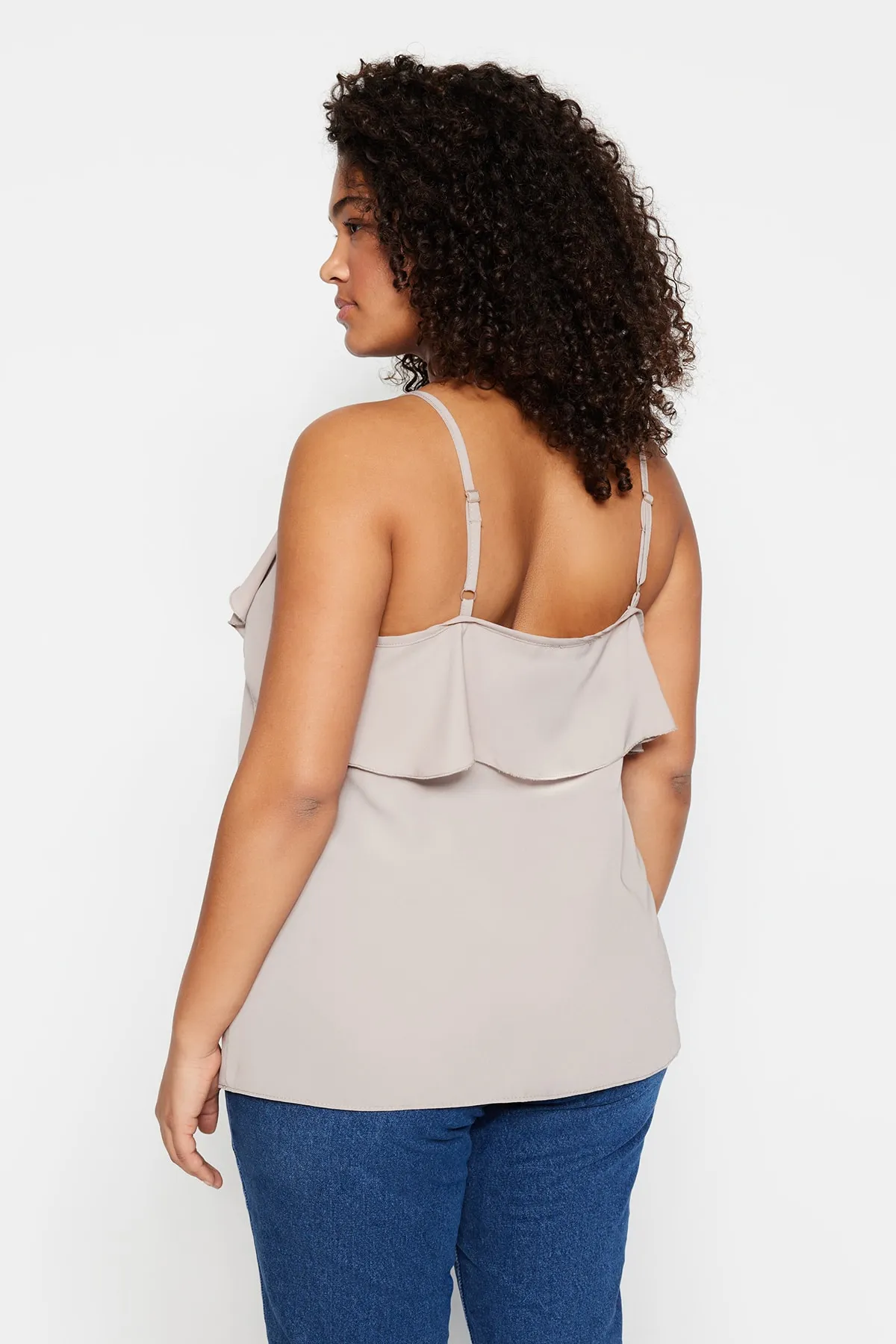 Trendyol Curve  Beige gewebte Bluse mit Volantkragen TBBSS22AF0023