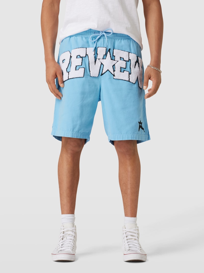 Shorts mit elastischem Bund in hellblau