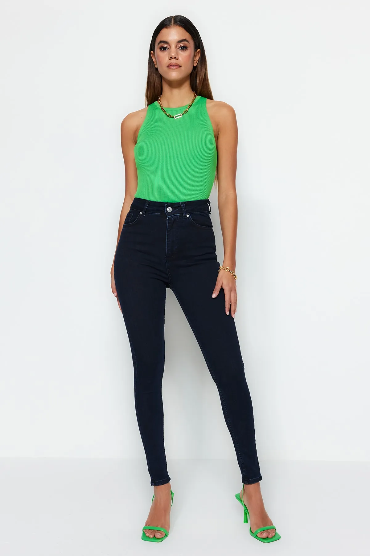 Trendyol Collection  Mitternachtsblaue Skinny-Jeans mit Schlankheitseffekt und superhoher Taille TWOSS23JE00080