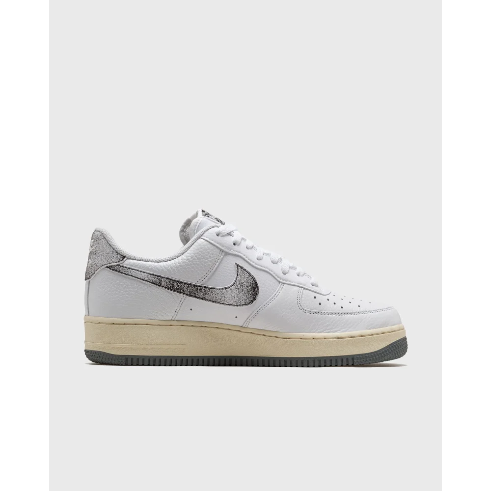 Nike Air Force 1 07 LX Low DV7183-100 / weiss