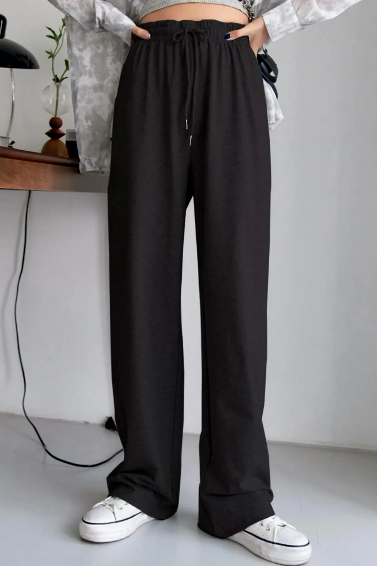 EFBUTİK  Schwarze Jogginghose mit weitem Bein