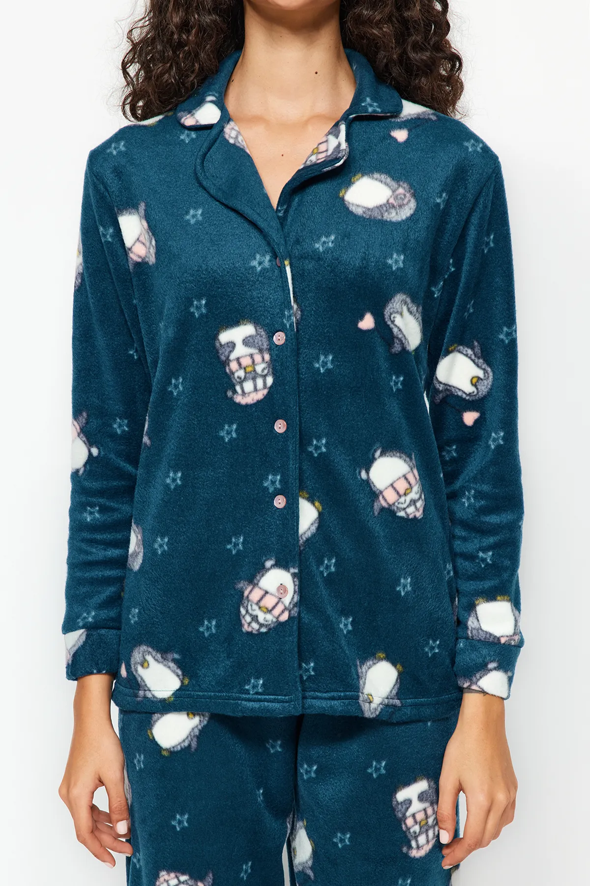 Trendyol Collection  Petrolfarbenes Pyjama-Set aus Strick mit Pinguin-Muster THMAW22PT0356