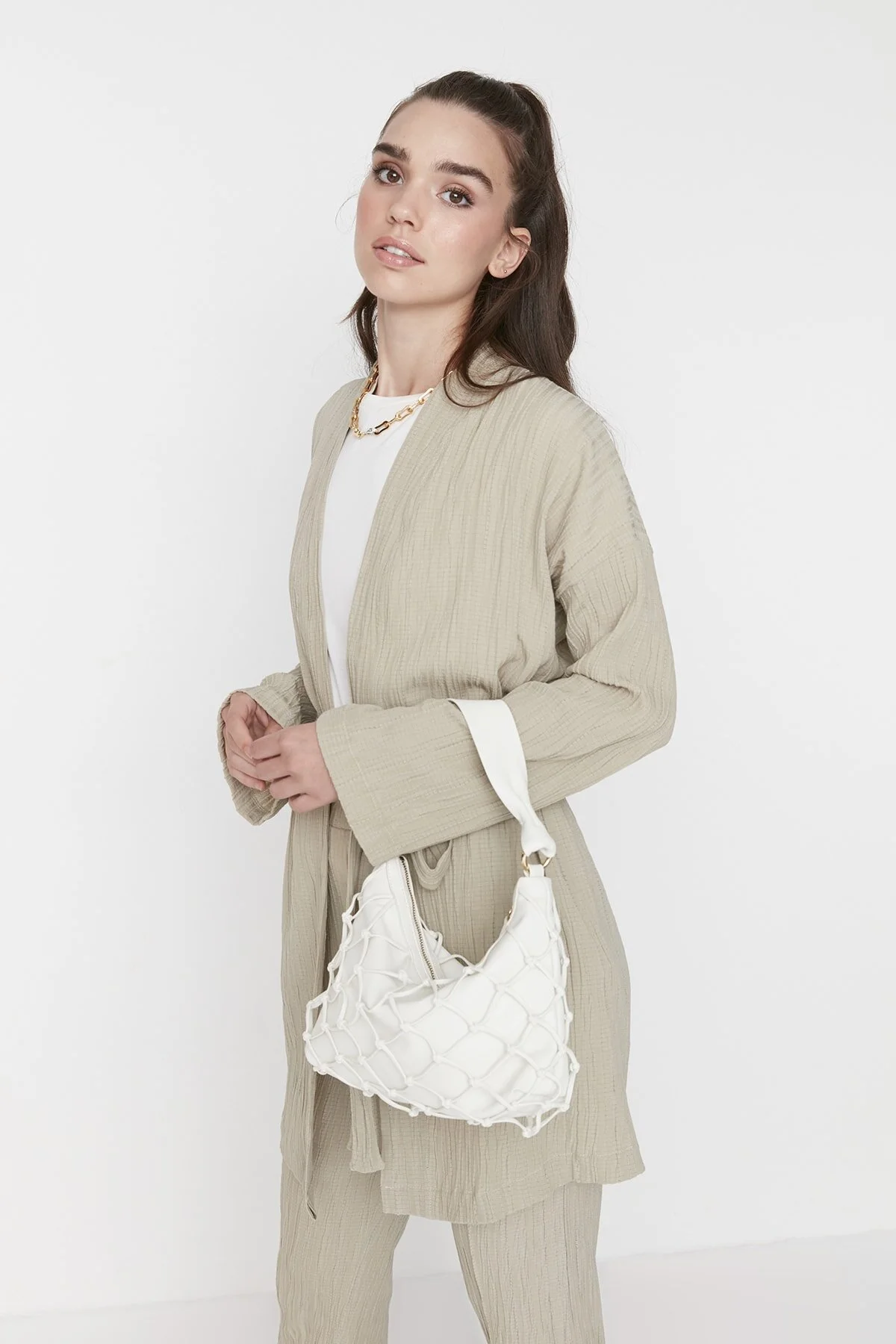 Trendyol Modest  Gewebtes Kimono-Hosen-Set mit Gürtel und Beinschlitz in Stein TCTSS22US00024