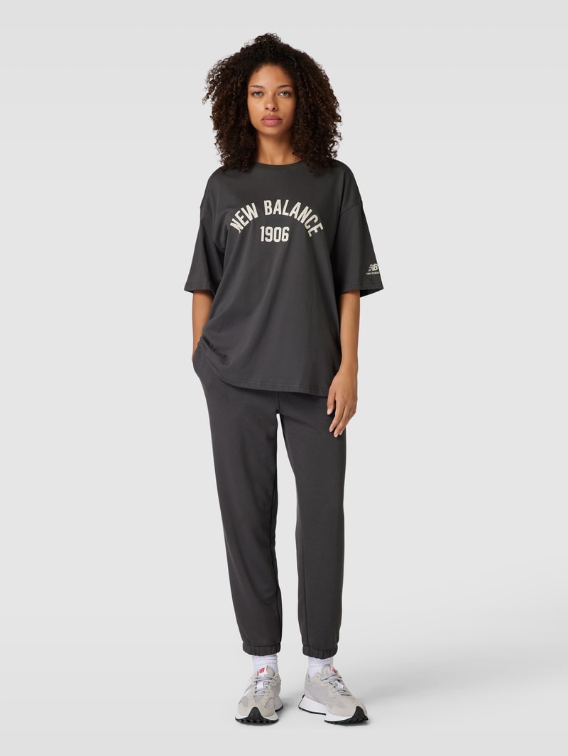 Oversized T-Shirt mit Label-Print in schwarz