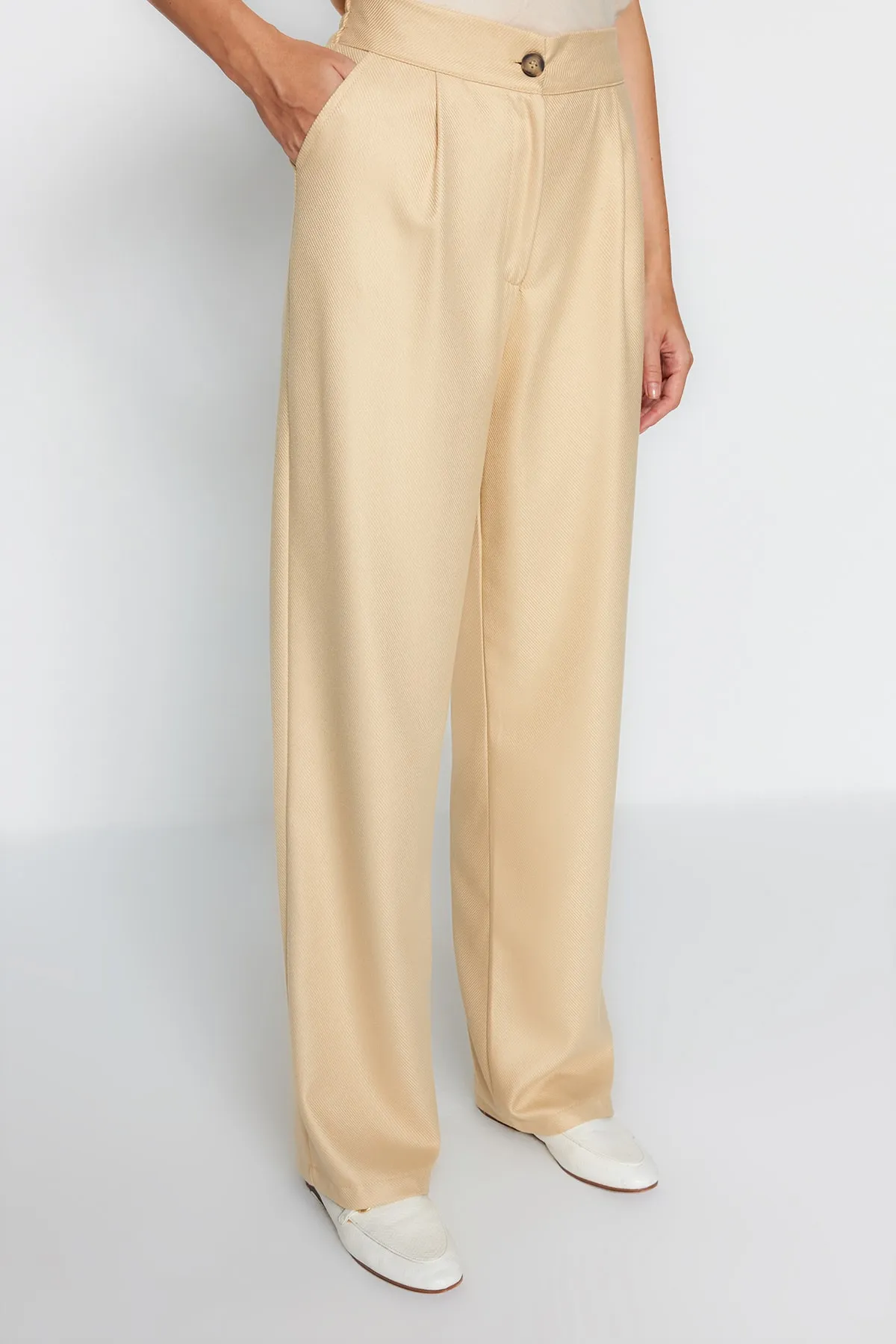 Trendyol Collection  Hellbraune, gerade/gerade geschnittene Webhose TWOAW22PL0321