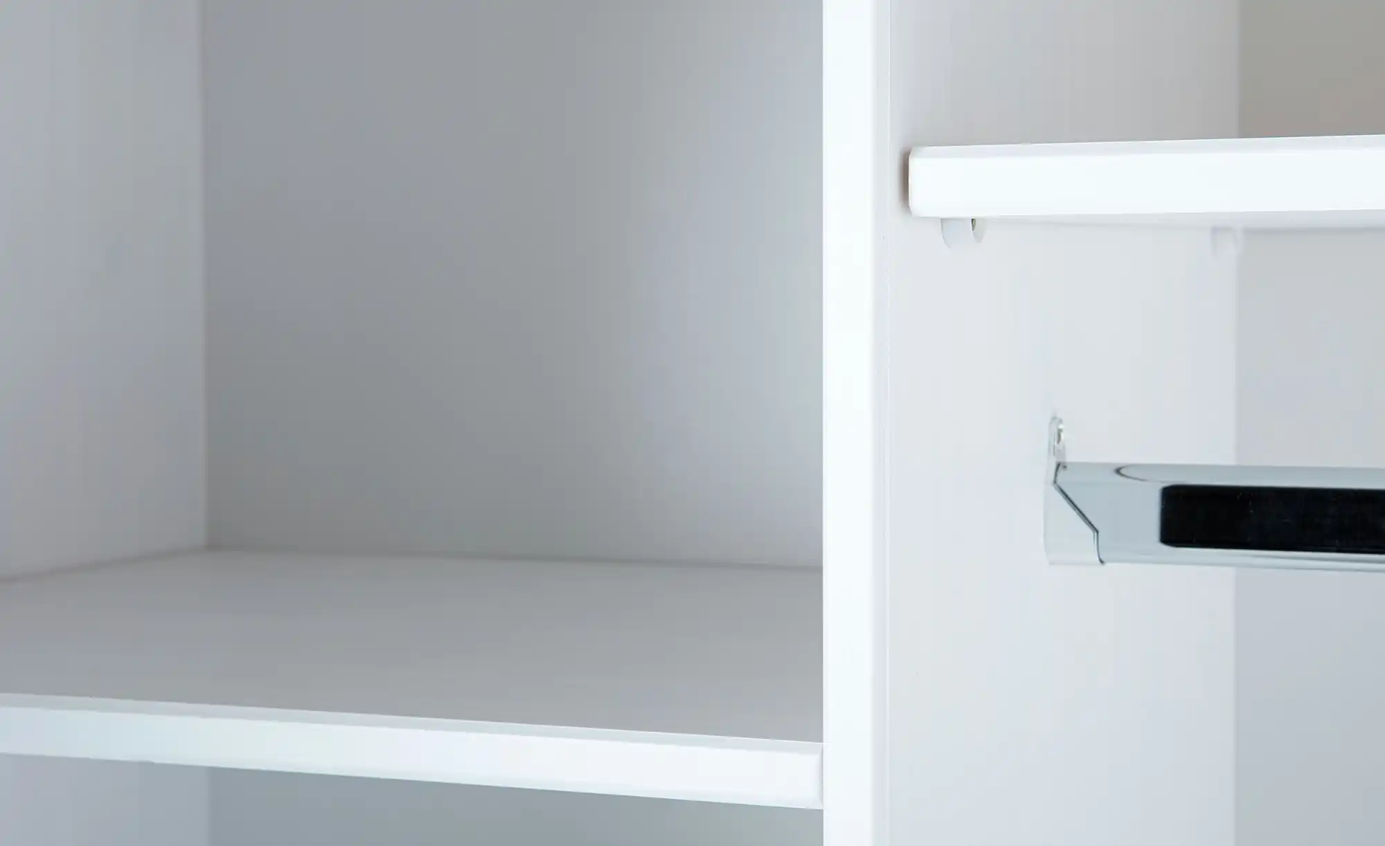 Kleiderschrank
