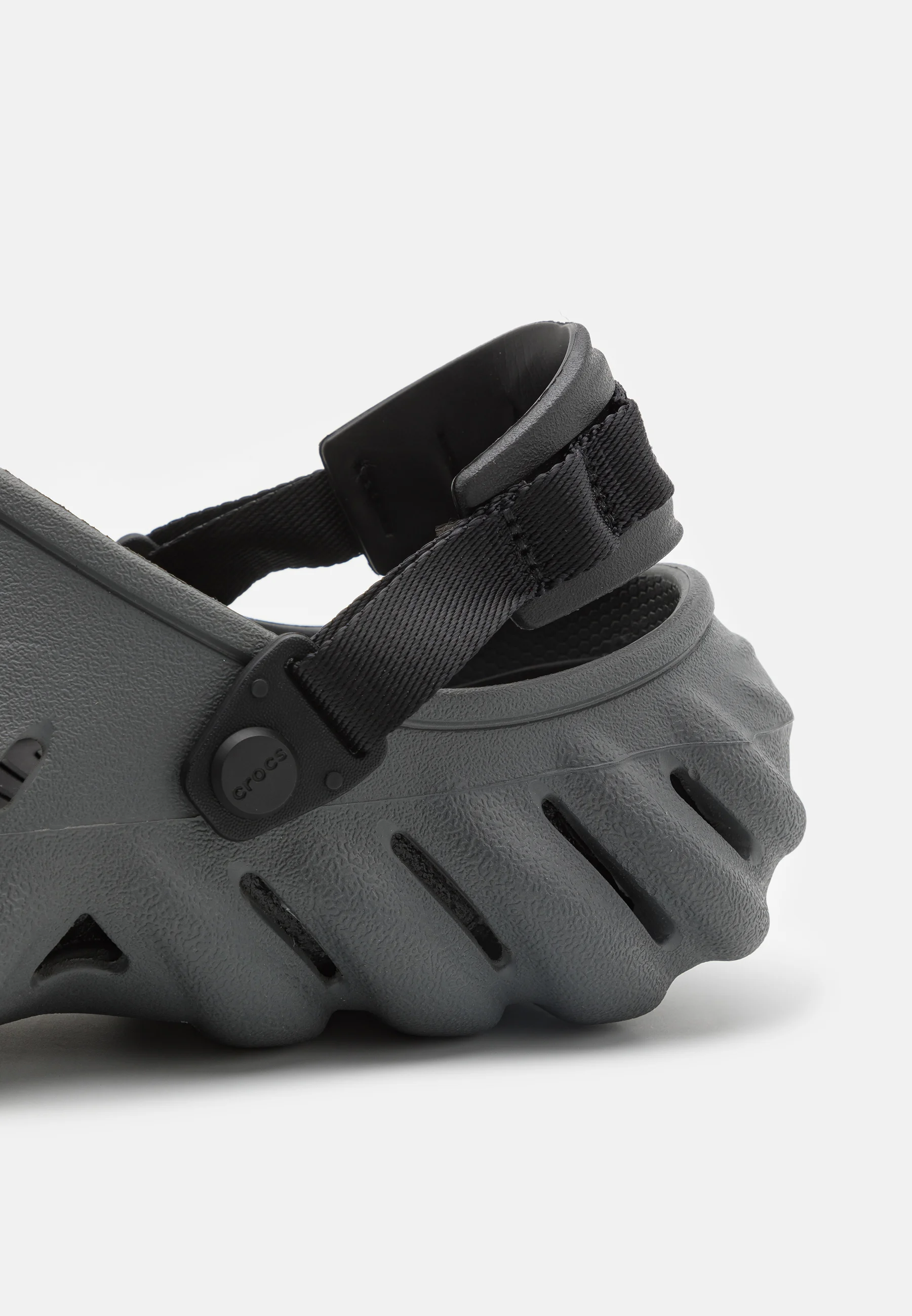 Crocs ECHO UNISEX - Pantuflas