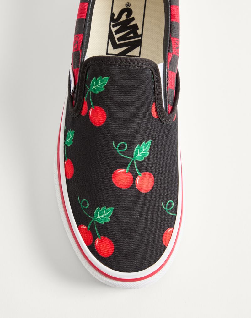 Tênis Slip-On Valentino Garavani e Vans em tecido com estampa Maxi Cherryfic e estampa xadrez VLogo.