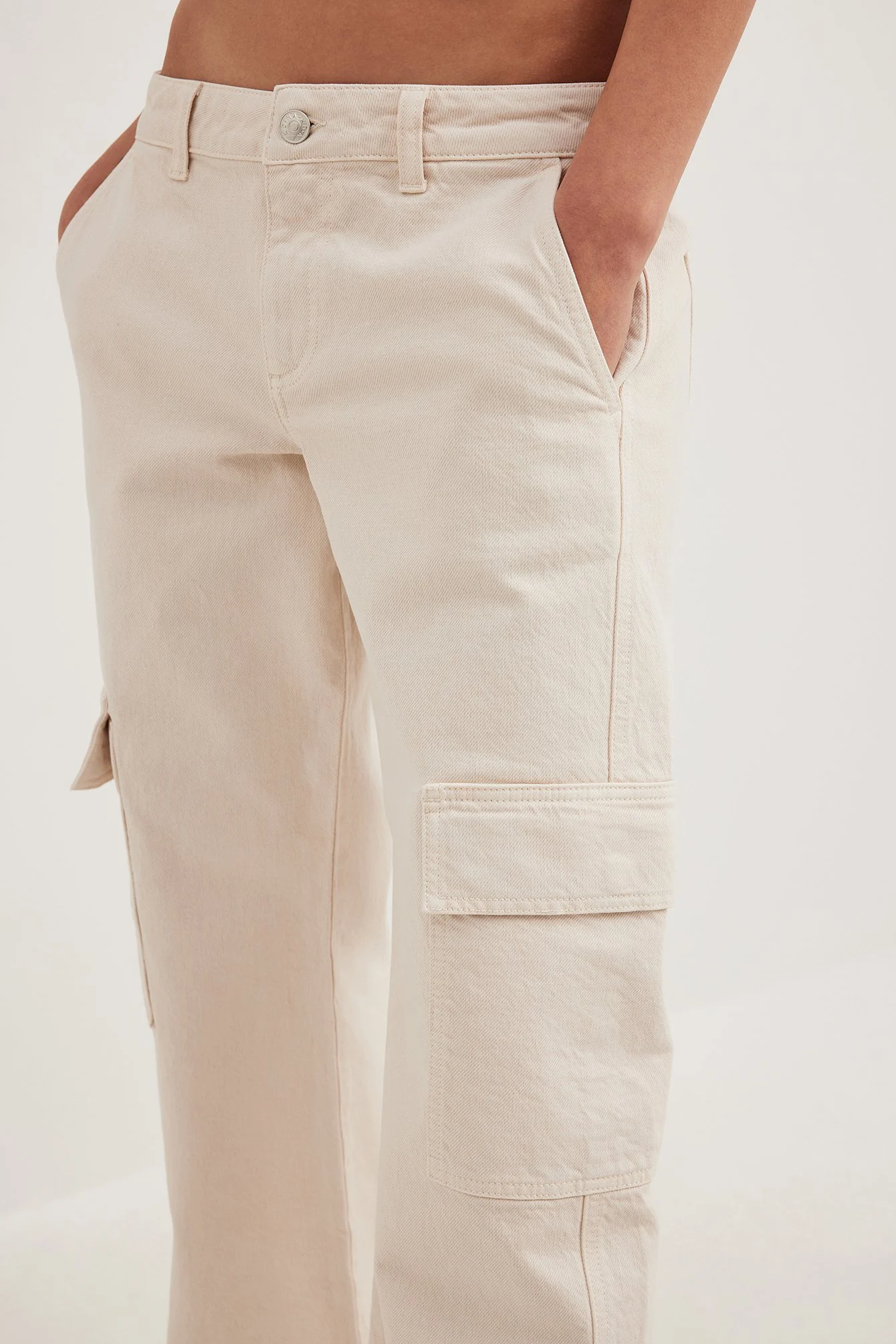 Jeans mit niedriger Taille und Taschendetail