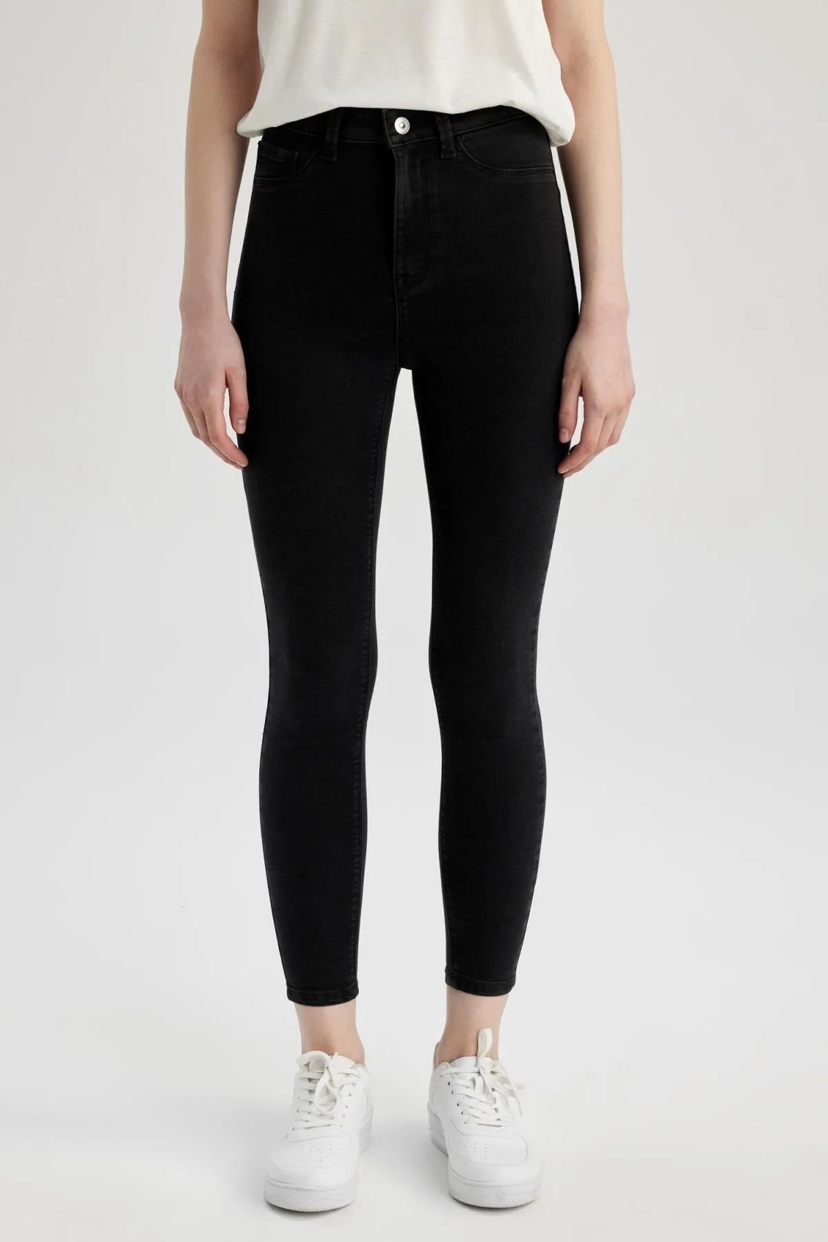 DeFacto  Super Skinny Jegging Fit Jeanshose mit hoher Taille und schmalem Bein Z8260az23sp
